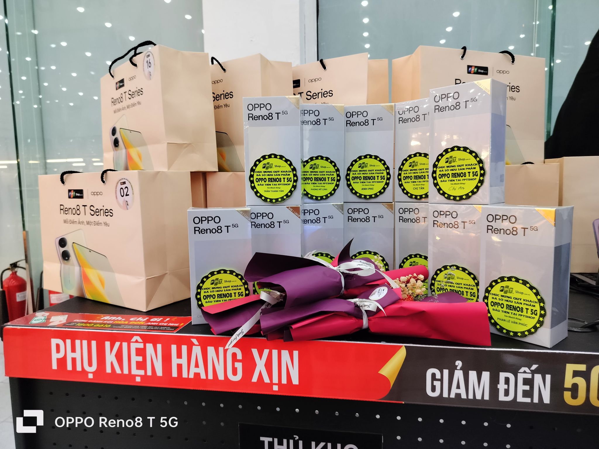 FPT Shop rộn ràng mở bán OPPO Reno8 T Series sớm nhất thị trường FPT Shop rộn ràng mở bán OPPO Reno8 T Series sớm nhất thị trường