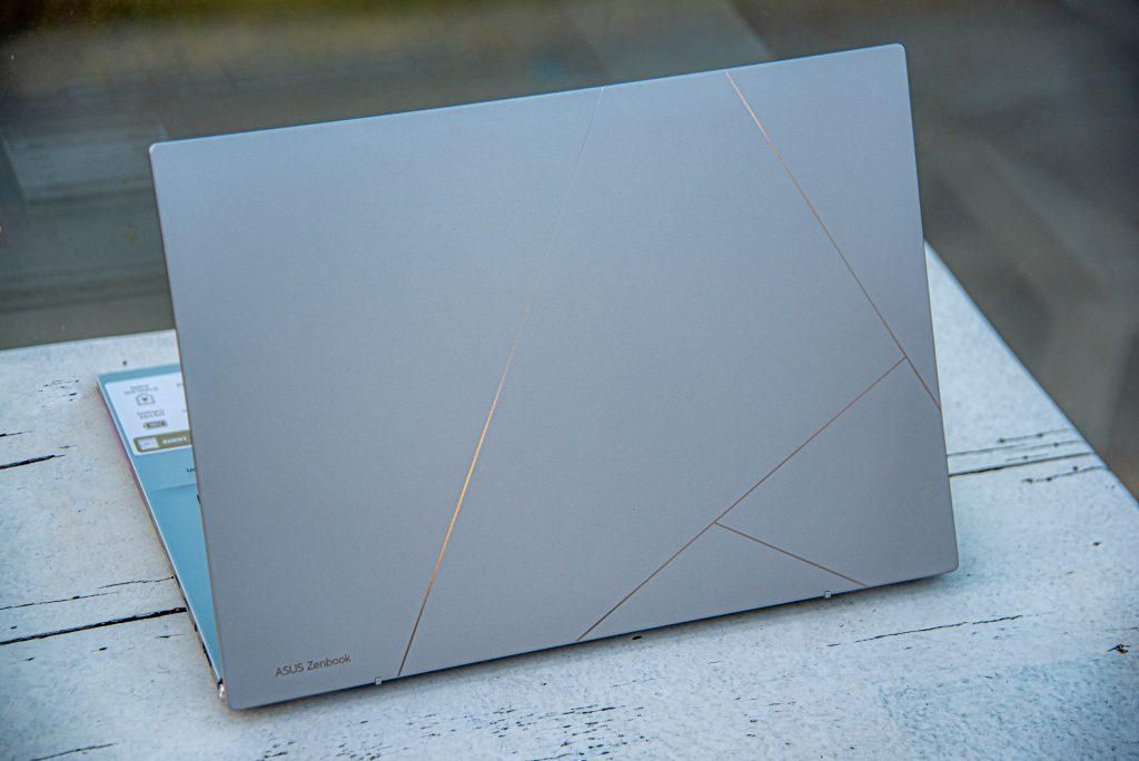 ASUS Zenbook 14 OLED (UX3402V): ultrabook doanh nhân mỏng, nhẹ, sang trọng