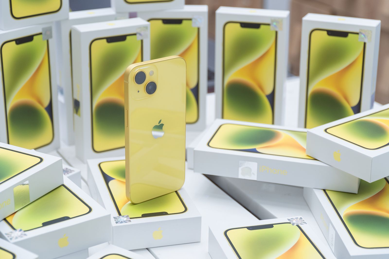 Loạt sản phẩm Apple giảm không thấy đáy tại Việt Nam, giảm đến 10 triệu đồng Loạt sản phẩm Apple giảm không thấy đáy tại Việt Nam, giảm đến 10 triệu đồng