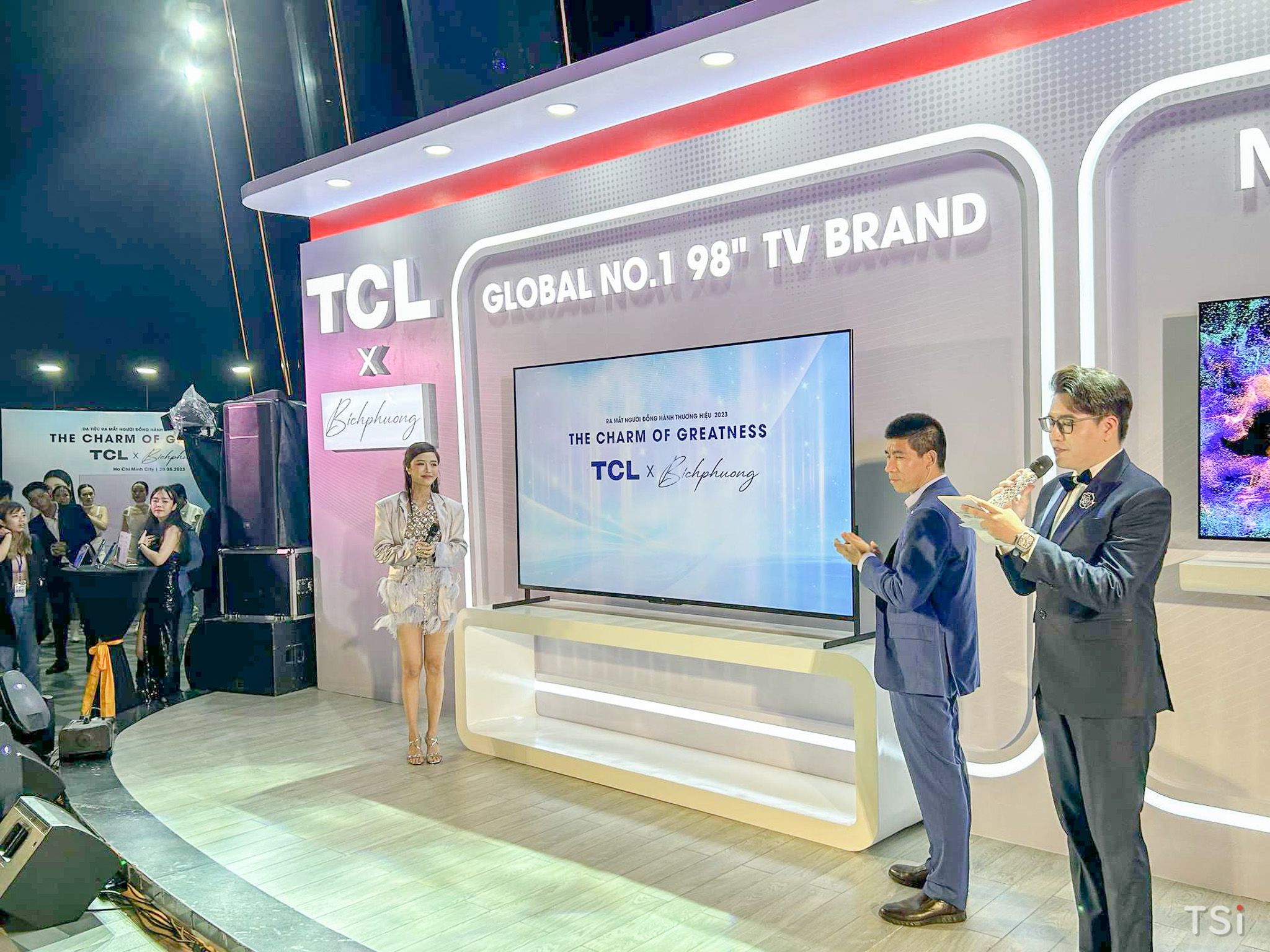 TCL công bố ca sĩ Bích Phương là người đồng hành thương hiệu 2023 TCL công bố ca sĩ Bích Phương là người đồng hành thương hiệu 2023