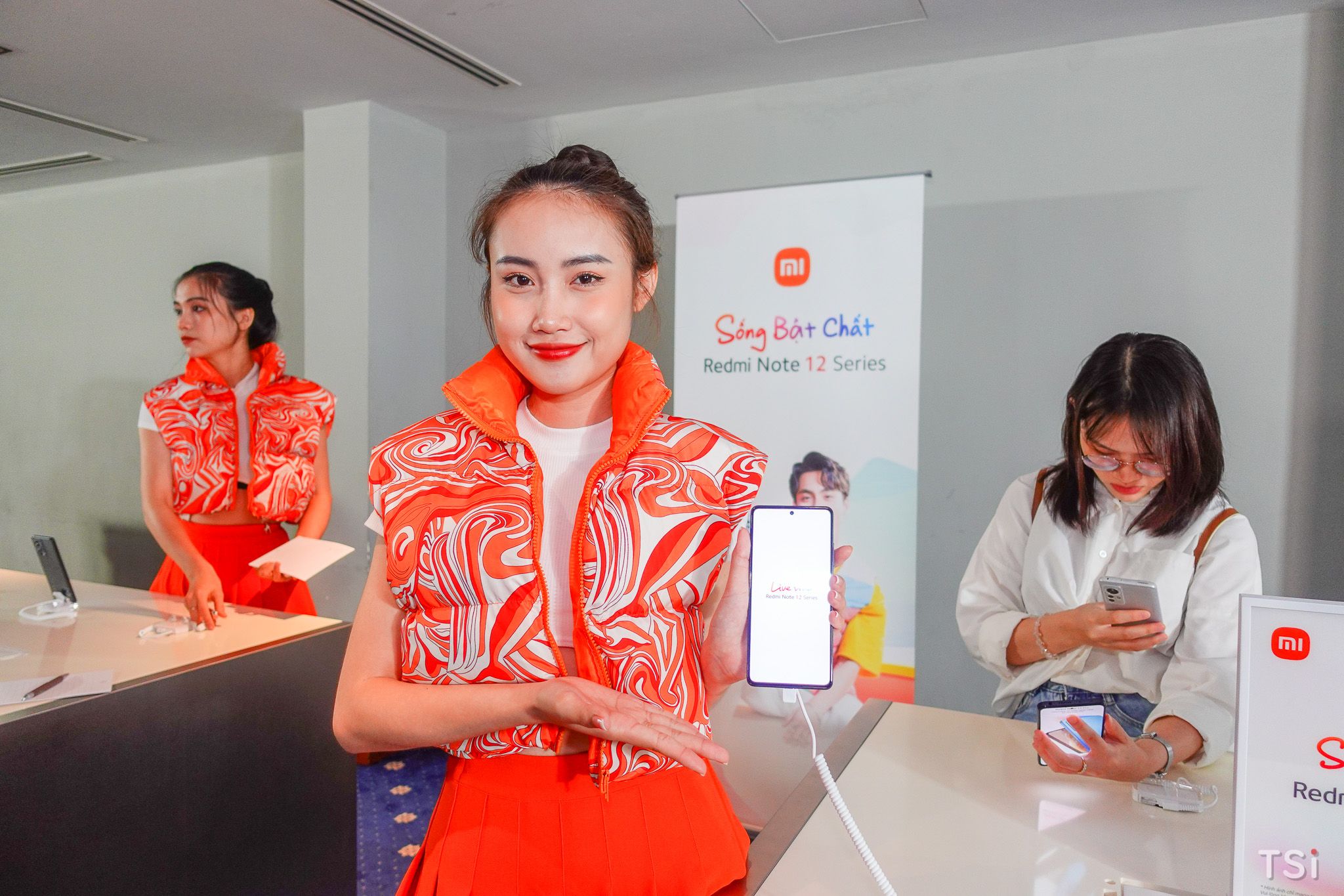 Redmi Note 12S và Redmi Note 12 Pro chính thức ra mắt tại Việt Nam Redmi Note 12S và Redmi Note 12 Pro chính thức ra mắt tại Việt Nam