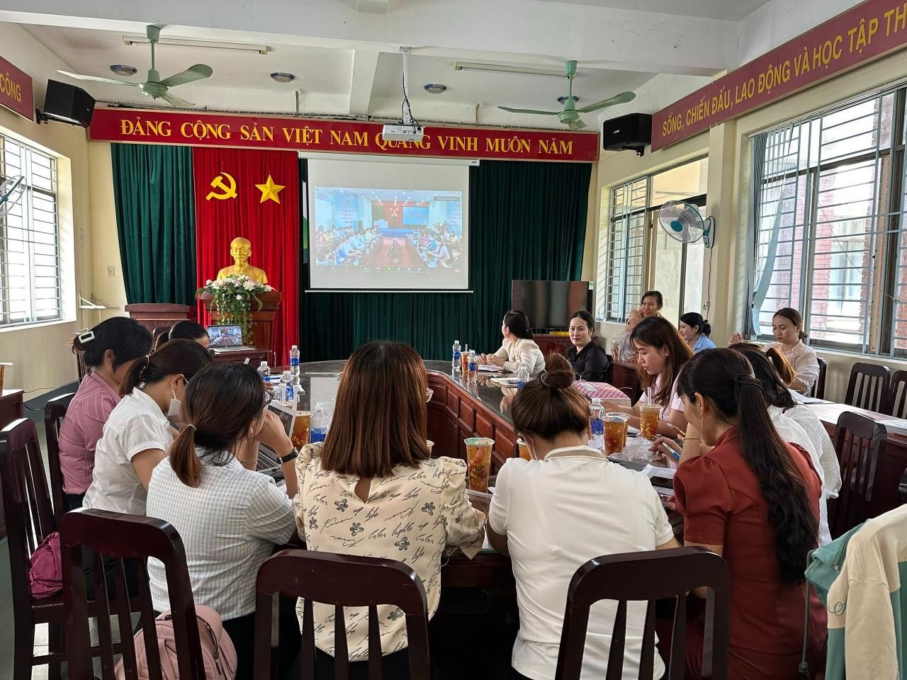 Đồng Nai là tỉnh đầu tiên triển khai đồng loạt 181 trang Zalo cho Hội LHPN Đồng Nai là tỉnh đầu tiên triển khai đồng loạt 181 trang Zalo cho Hội LHPN