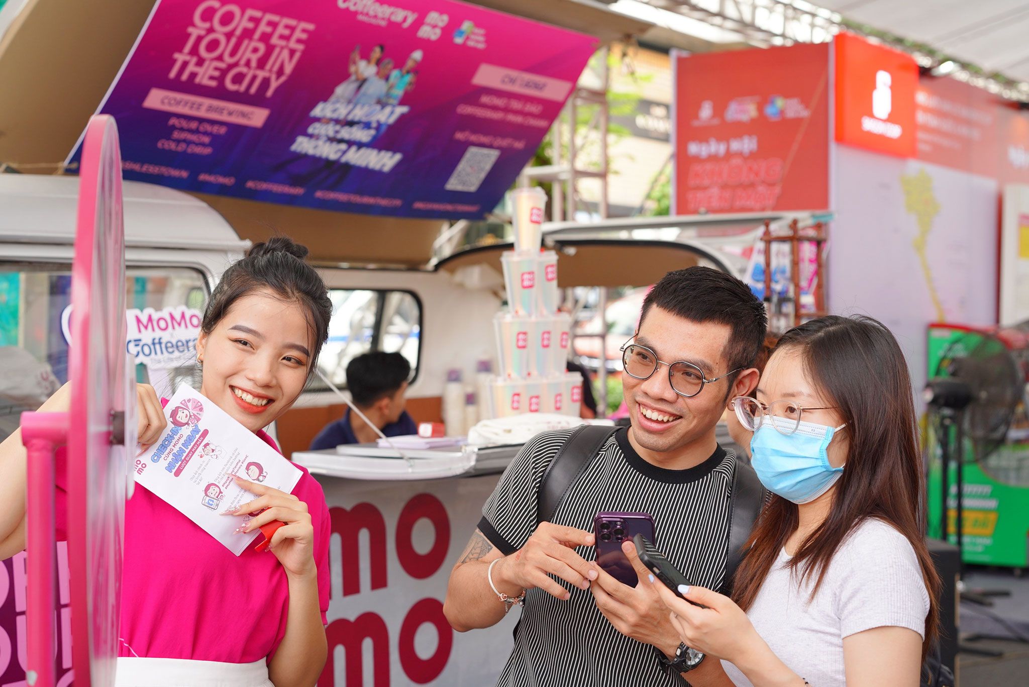 MoMo khẳng định vai trò là nền tảng tiên phong thúc đẩy thanh toán không tiền mặt và tài chính thông minh 215128-momo-thuc-day-thanh-toan-khong-tien-mat