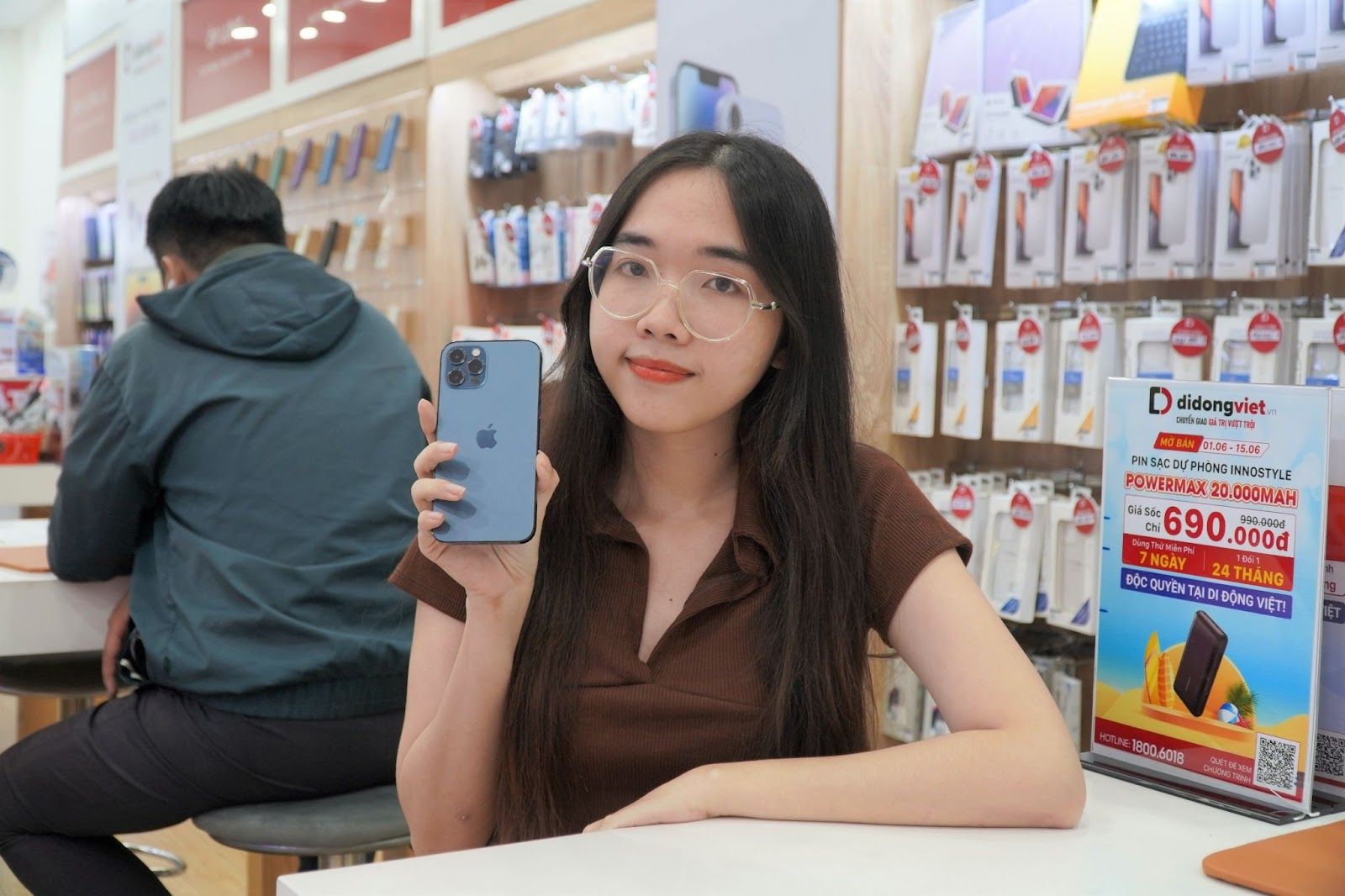 Sau gần 2 tháng chiến giá, chỉ còn Di Động Việt thách thức “gã khổng lồ” Sau gần 2 tháng chiến giá, chỉ còn Di Động Việt thách thức “gã khổng lồ”