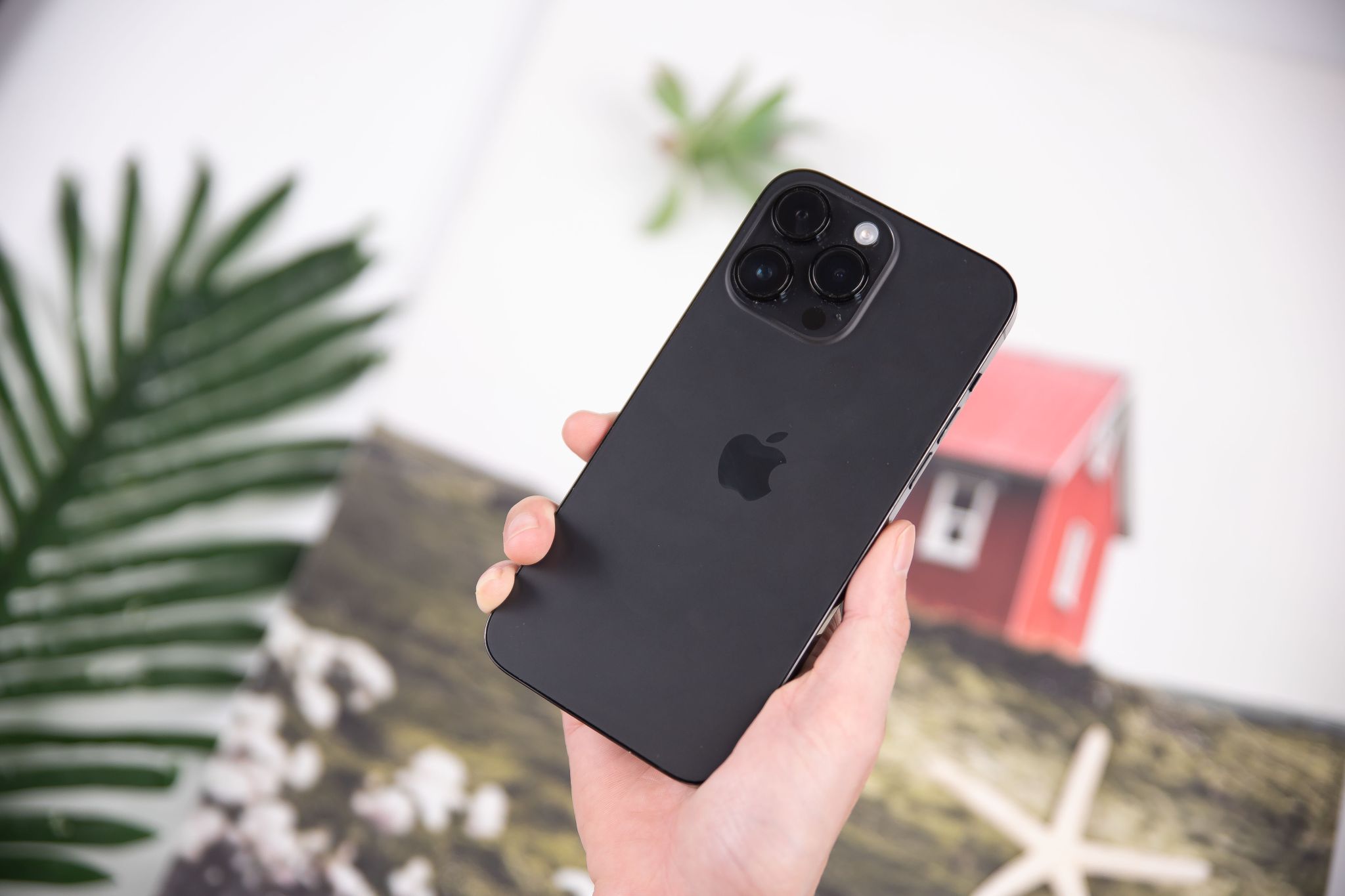 Giá iPhone tháng 6/2023 giảm chạm đáy hơn 8 triệu đồng, iPhone 14 Pro Max giá cuối từ 23,59 triệu đồng 215658-iphone-giam-cham-day-hon-8-trieu-dong