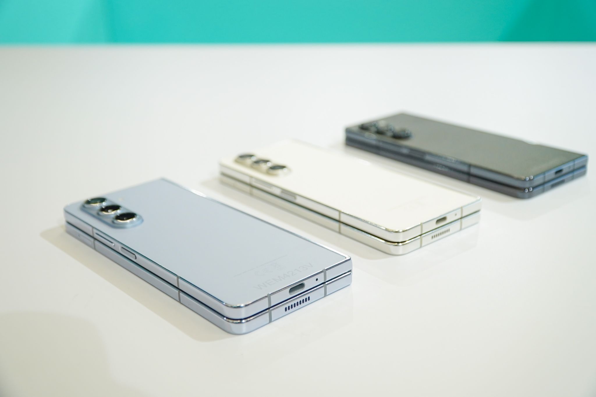Di Động Việt nhận đặt trước Galaxy Z Fold5|Z Flip5 với nhiều ưu đãi độc quyền trị giá hơn 8 triệu đồng 217495-di-dong-viet-galaxy-z-fold5z-flip5