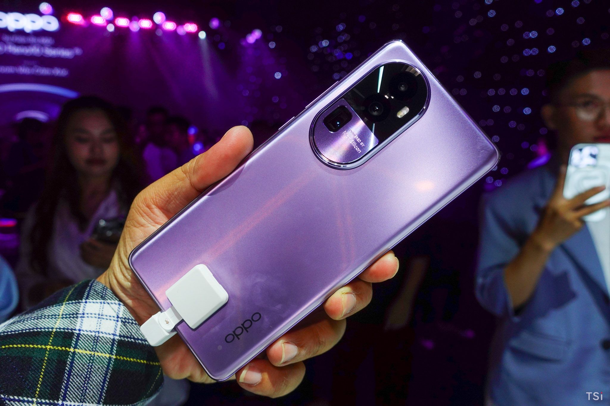 OPPO Reno10 Series ra mắt với Camera Chân dung Tele đến 64MP OPPO Reno10 Series ra mắt với Camera Chân dung Tele đến 64MP