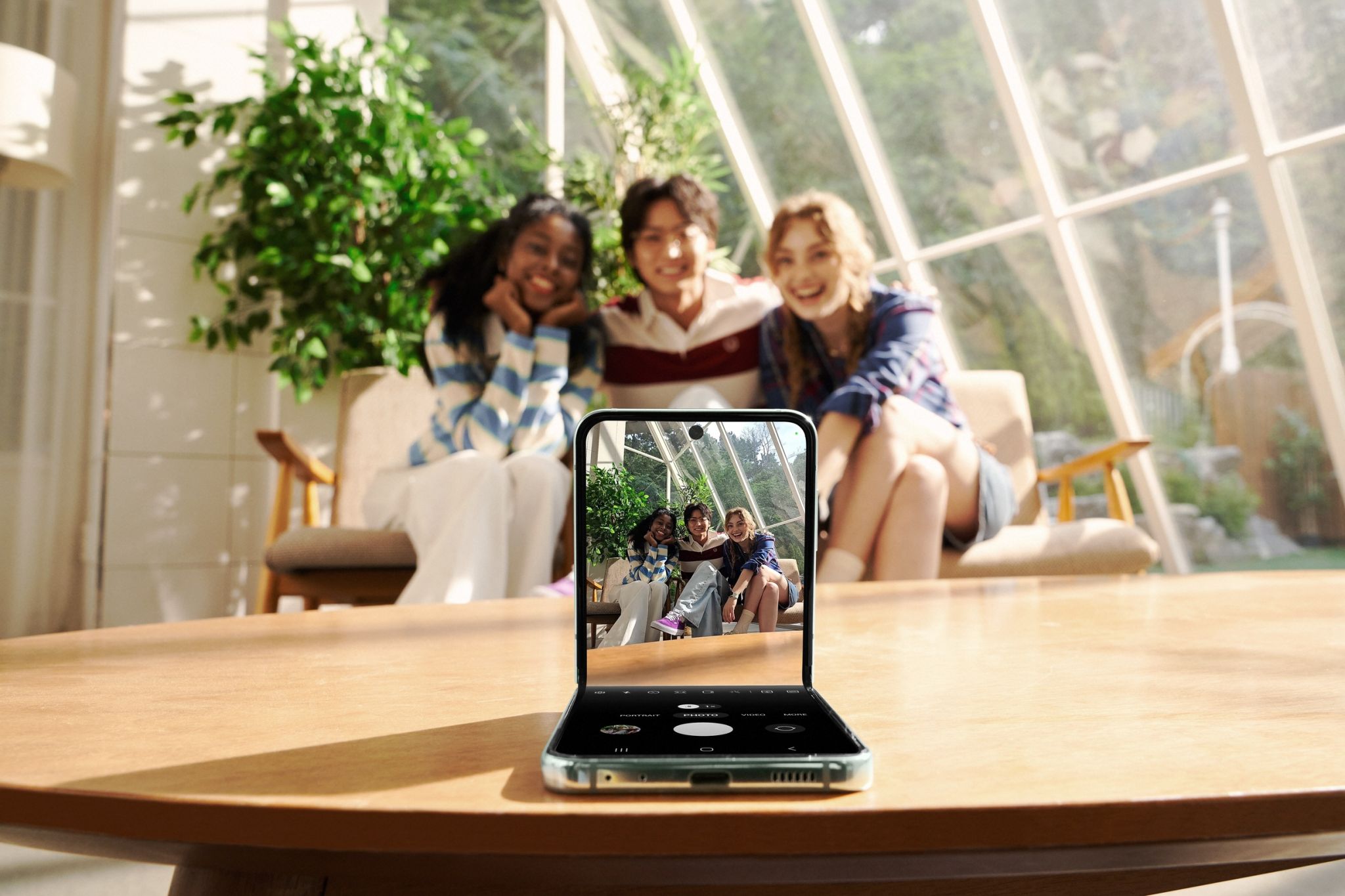Cơ hội cuối cùng để sở hữu Galaxy Z Flip5 với siêu ưu đãi lên đến 15 triệu đồng 219140-galaxy-z-flip5-sieu-uu-dai-den-15-trieu