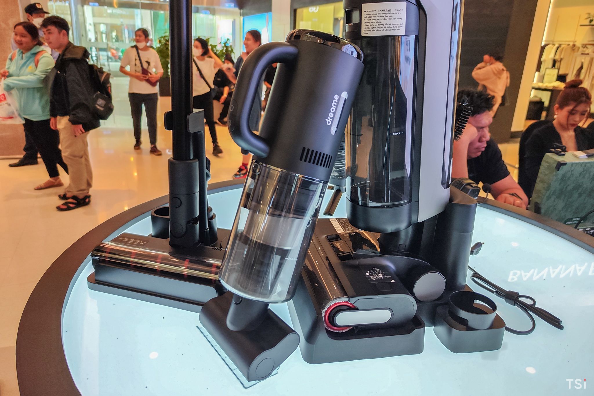 Dreame ra mắt robot hút bụi DreameBot L20 Ultra và máy lau sàn Dreame H12 Dual Dreame ra mắt robot hút bụi DreameBot L20 Ultra và máy lau sàn Dreame H12 Dual