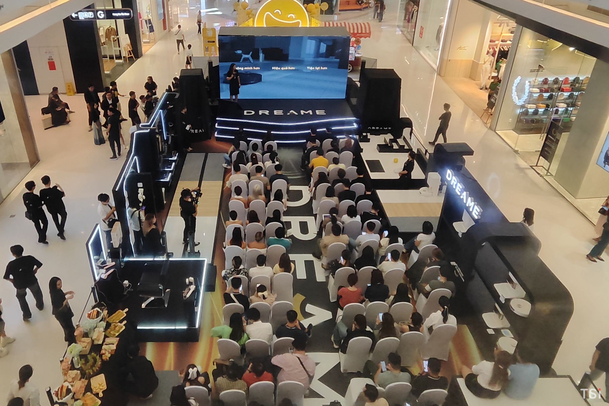 Dreame ra mắt robot hút bụi DreameBot L20 Ultra và máy lau sàn Dreame H12 Dual Dreame ra mắt robot hút bụi DreameBot L20 Ultra và máy lau sàn Dreame H12 Dual