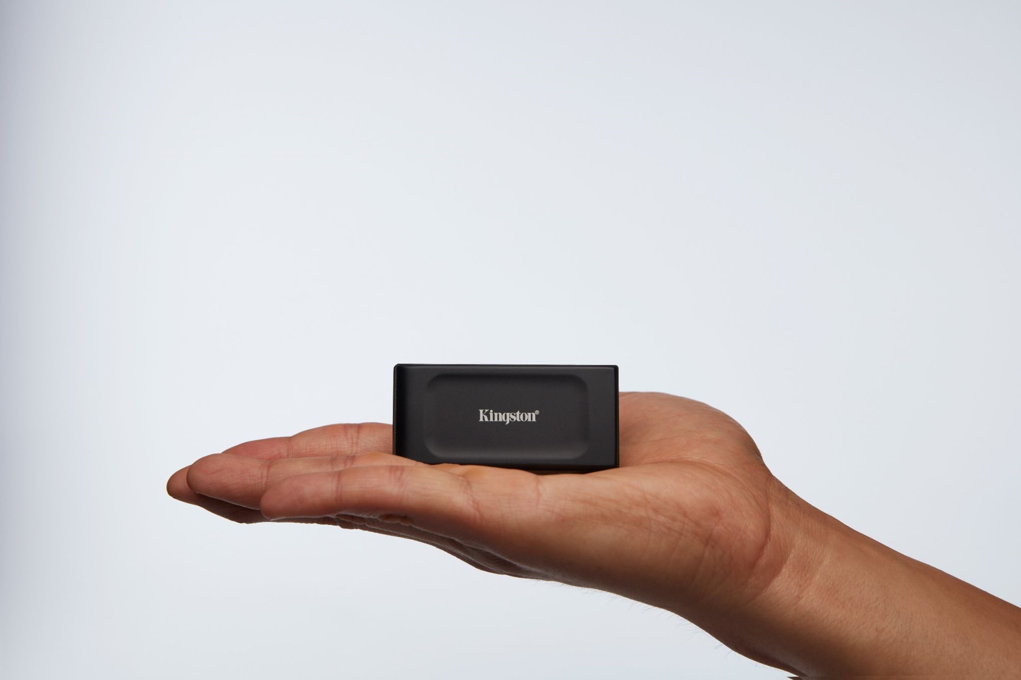 220032-kingston-o-cung-xs1000-external-ssd