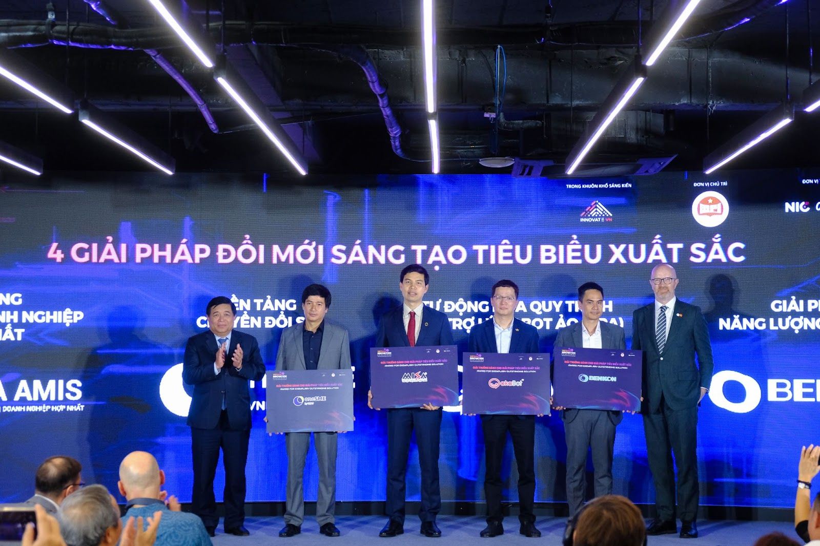 Sáng kiến về công nghệ giúp FPT tăng 30% năng suất lao động Sáng kiến về công nghệ giúp FPT tăng 30% năng suất lao động