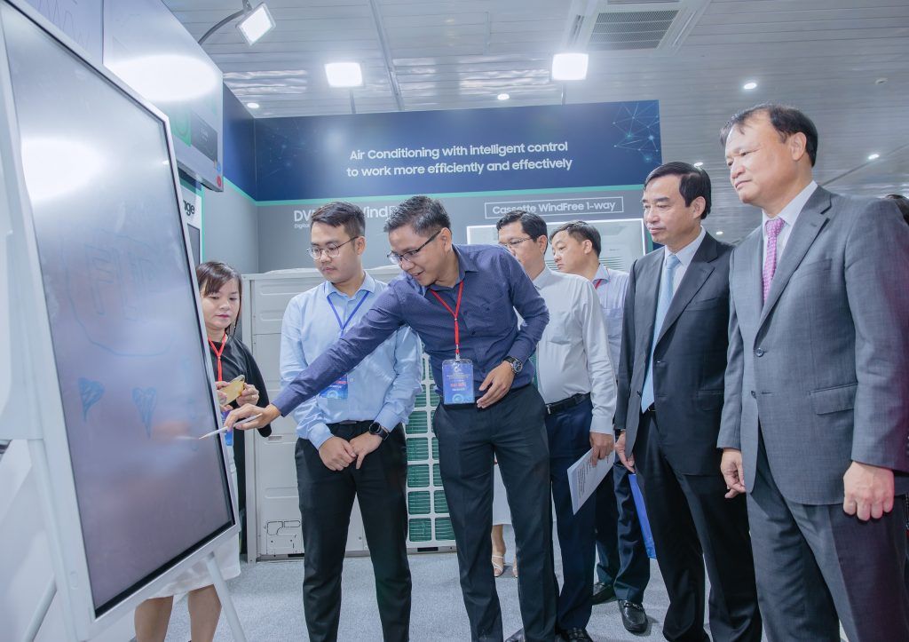 Samsung giới thiệu giải pháp công nghệ toàn diện hỗ trợ doanh nghiệp tại Triển lãm Công nghiệp Hỗ trợ & Chế biến Chế tạo 2023 220922-samsung-cong-nghe-ho-tro-doanh-nghiep