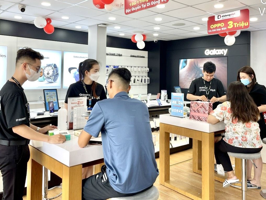 Chiến dịch “Phủ xanh” - Trải nghiệm Samsung cao cấp tại Di Động Việt Chiến dịch “Phủ xanh” - Trải nghiệm Samsung cao cấp tại Di Động Việt