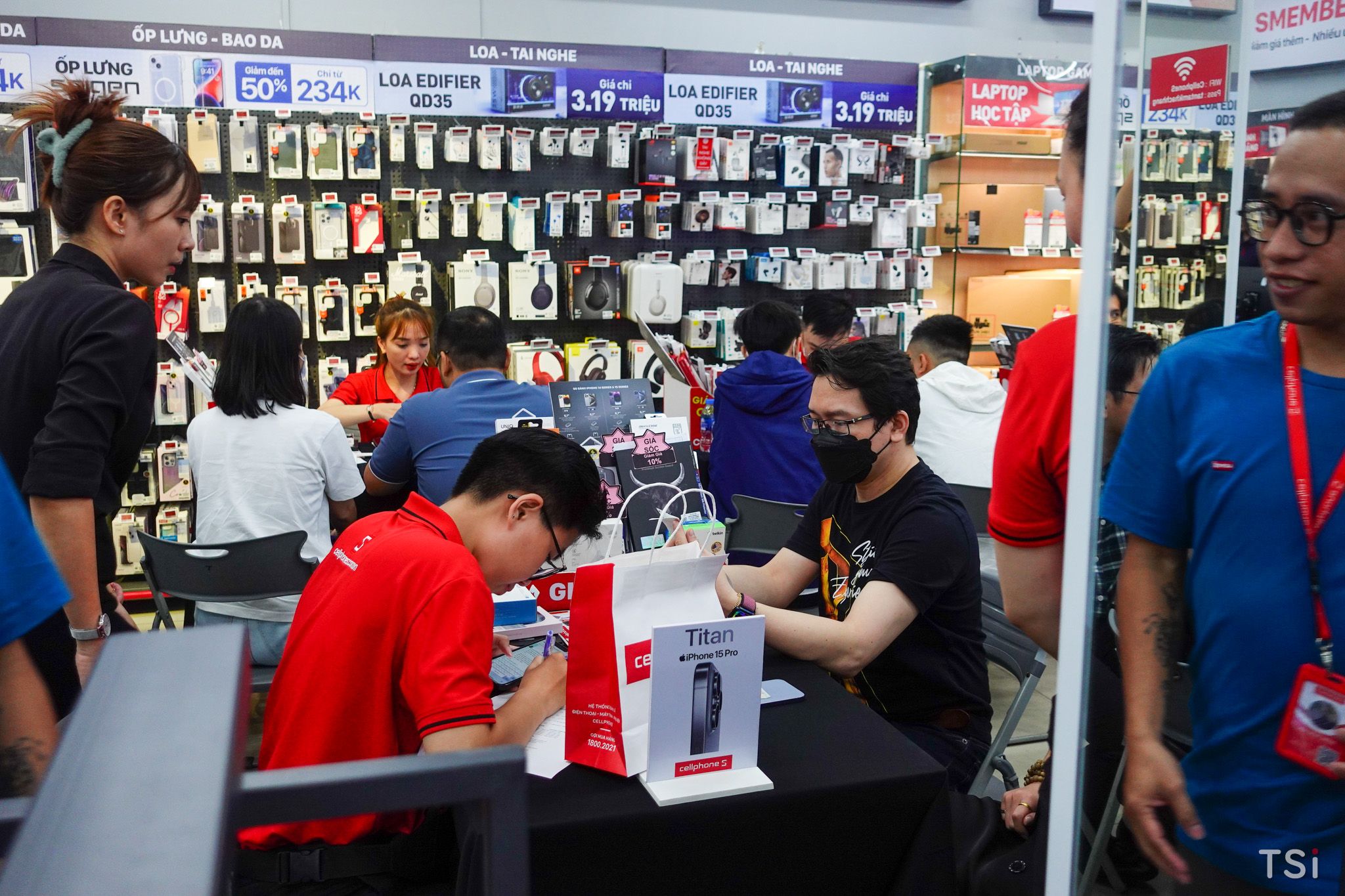 CellphoneS mở bán 10.000 đơn đặt trước iPhone 15 series chính hãng CellphoneS mở bán 10.000 đơn đặt trước iPhone 15 series chính hãng