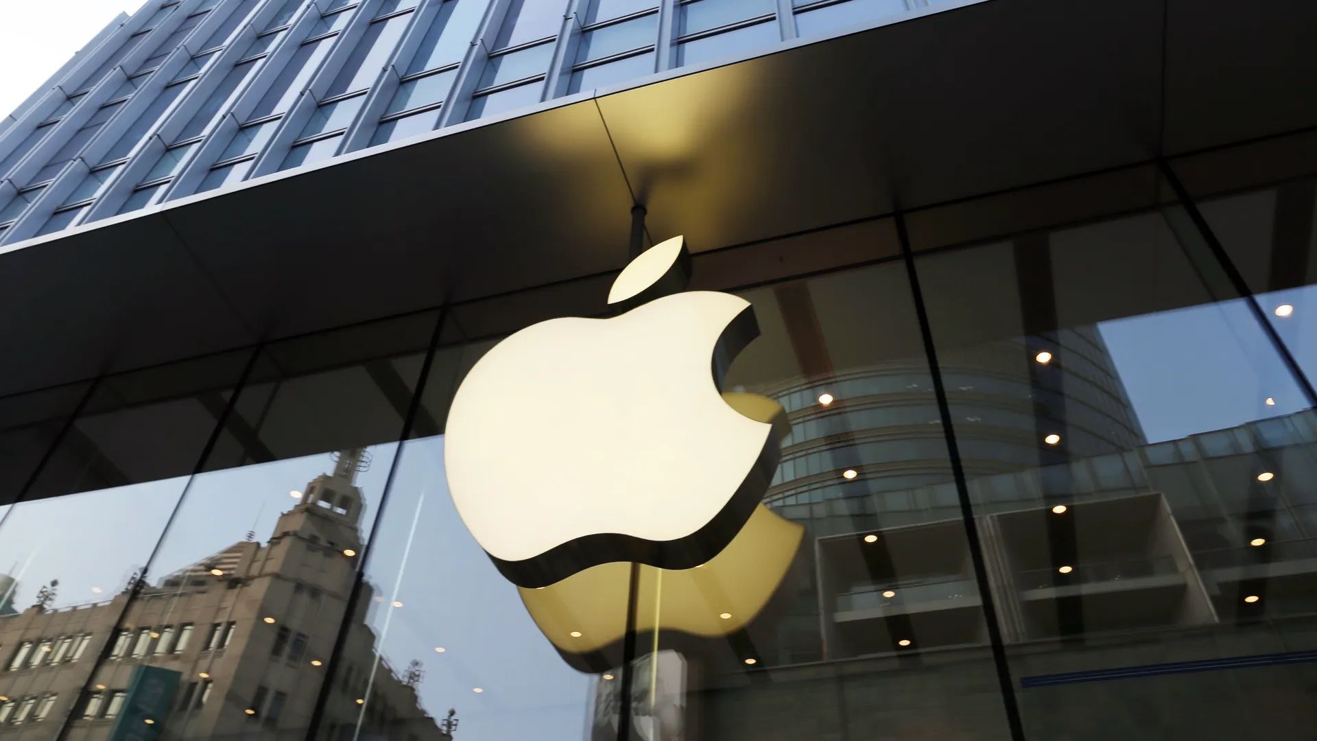 Bức xạ điện từ khiến Pháp buộc Apple ngừng bán iPhone 12 có thật sự nguy hiểm? Bức xạ điện từ khiến Pháp buộc Apple ngừng bán iPhone 12 có thật sự nguy hiểm?