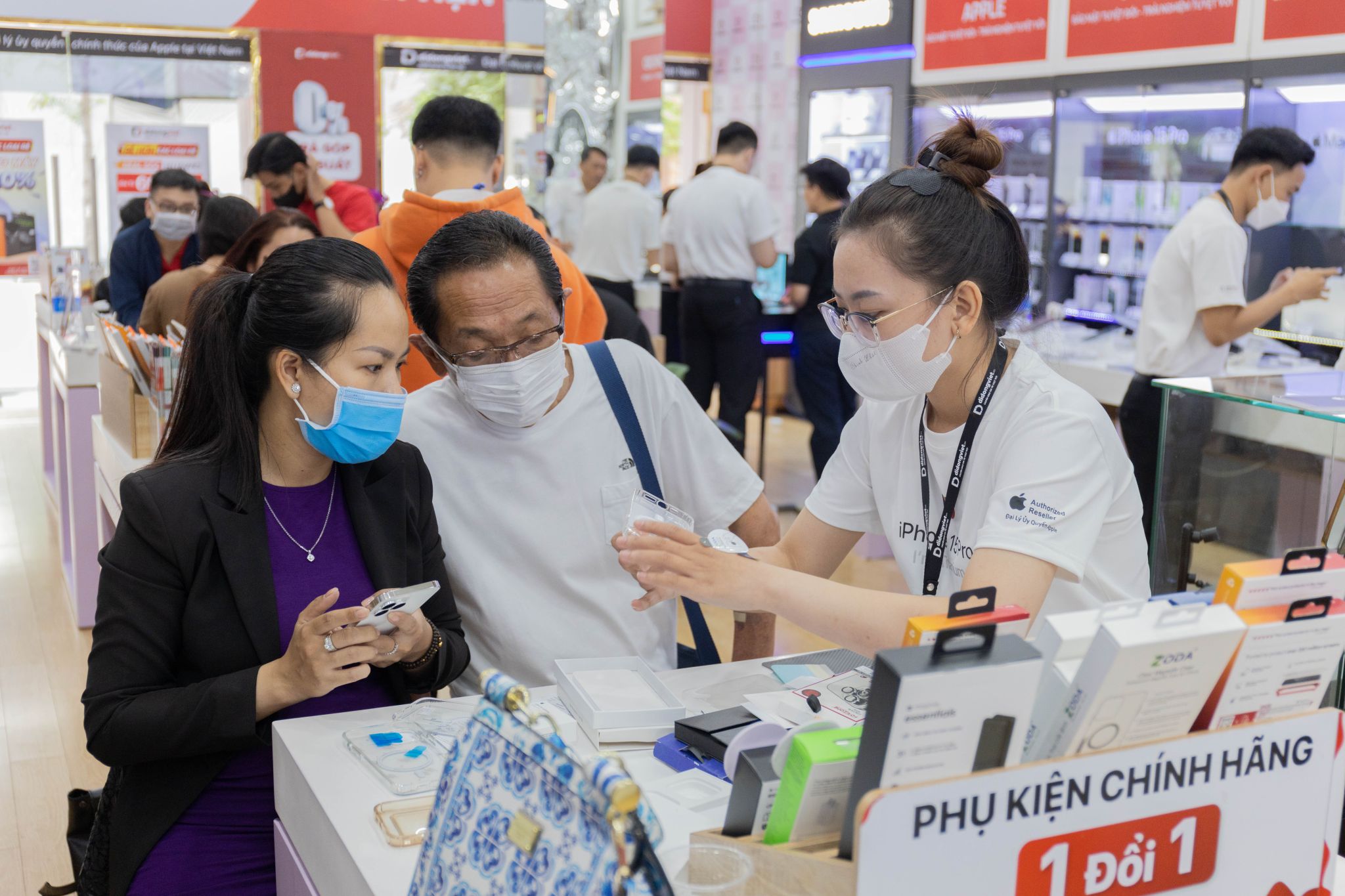 Di Động Việt sẵn hàng iPhone 15 cho khách hàng muốn mua ngay Di Động Việt sẵn hàng iPhone 15 cho khách hàng muốn mua ngay