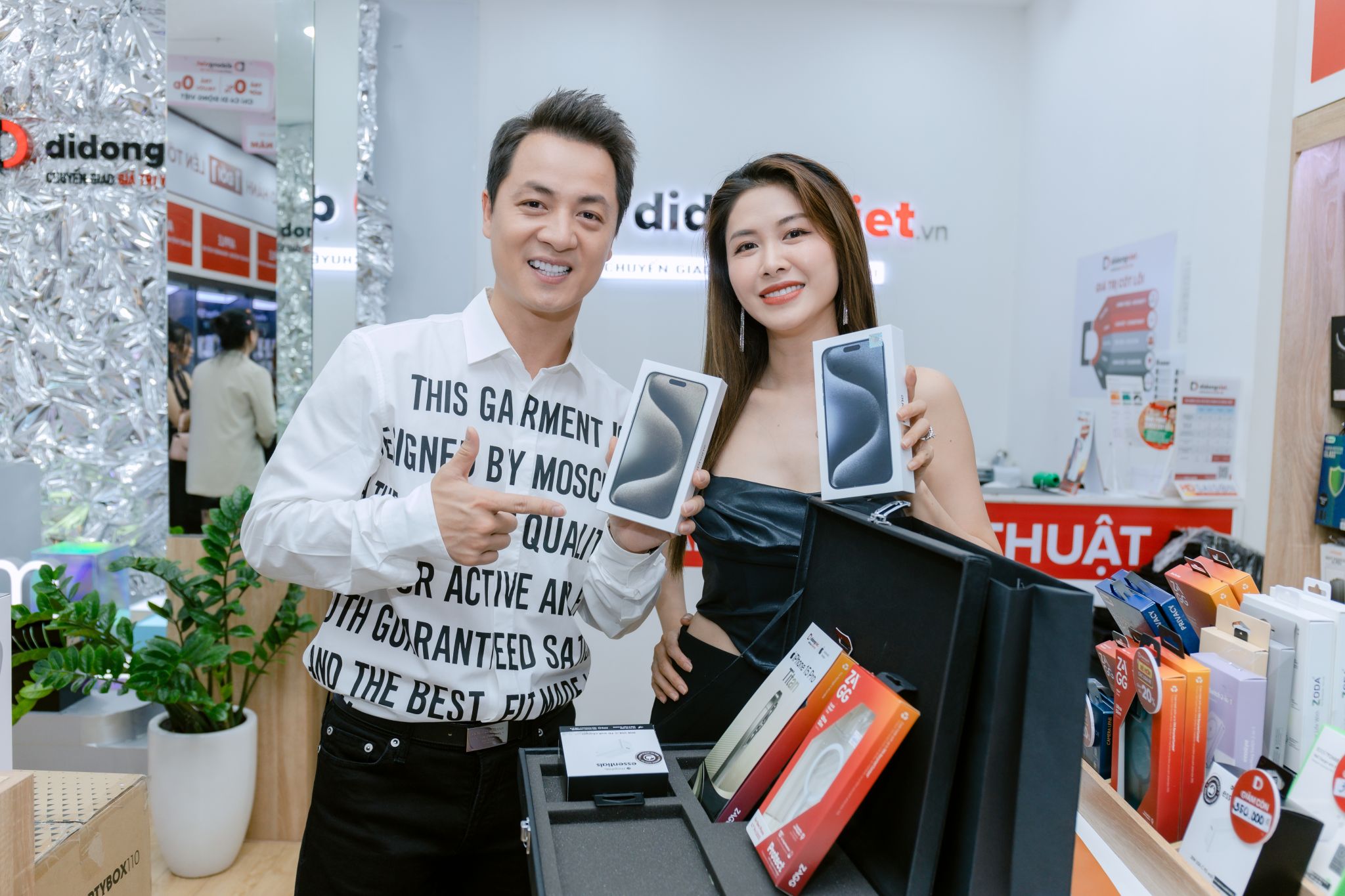 Lên đời iPhone 15 Pro Max bù từ 10 triệu đồng 222578-len-doi-iphone-15-pro-max-bu-10-trieu
