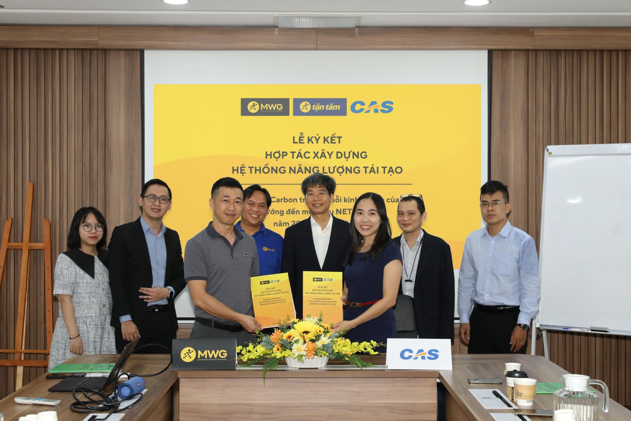 Thế Giới Di Động ký kết với CAS Energy triển khai các dự án năng lượng xanh và kinh tế tuần hoàn tại chuỗi Bách Hoá XANH 222919-the-gioi-di-dong-cas-energy-nang-luong