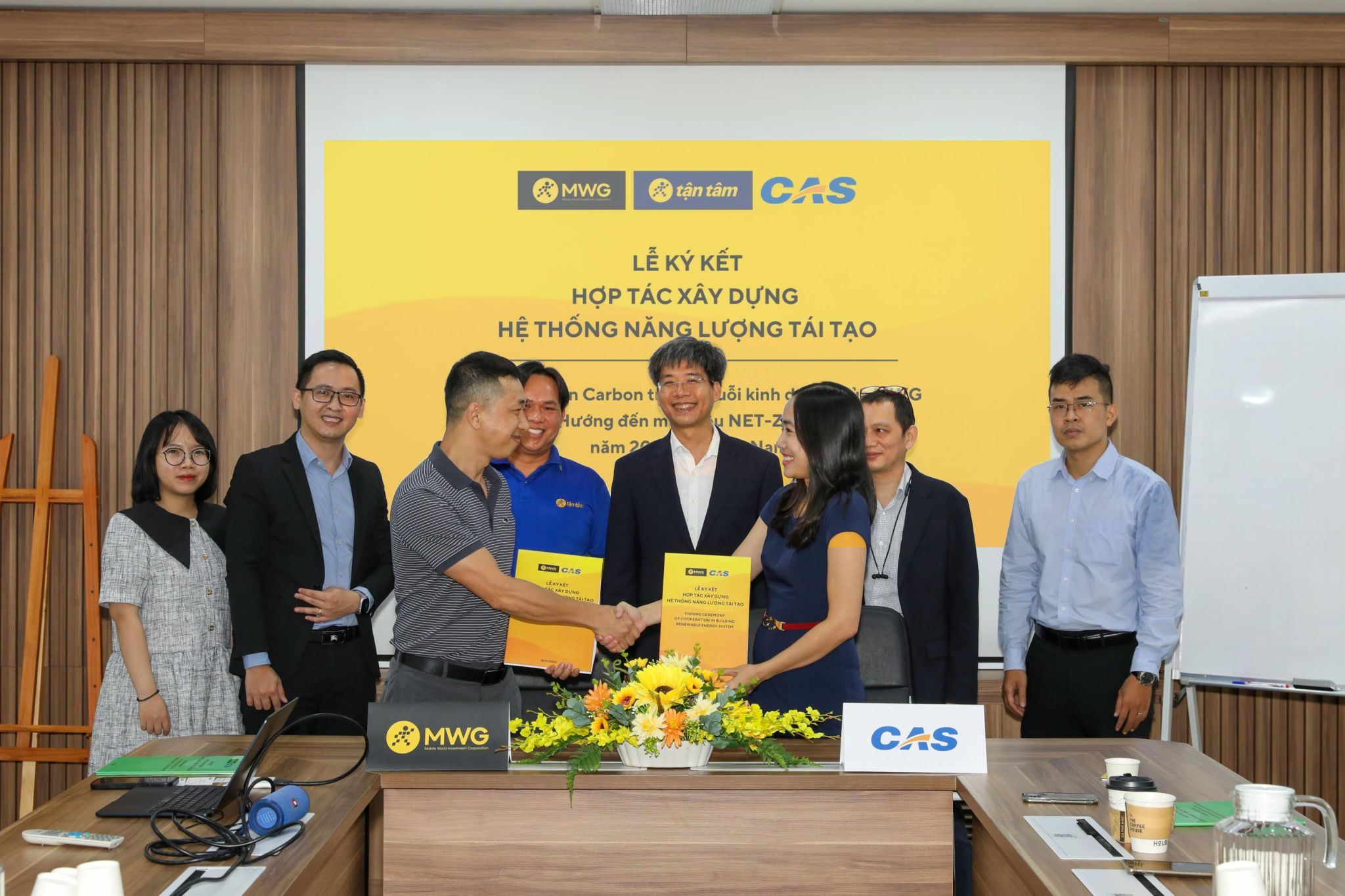 Thế Giới Di Động ký kết với CAS Energy triển khai các dự án năng lượng xanh và kinh tế tuần hoàn tại chuỗi Bách Hoá XANH 222919-the-gioi-di-dong-cas-energy-nang-luong