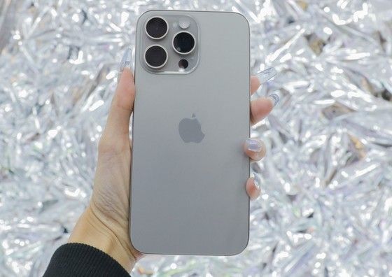 iPhone 15 Pro và Pro Max giảm xuống dưới 30 triệu đồng dịp 11/11 224411-iphone-15-pro-max-duoi-30-trieu-11-11