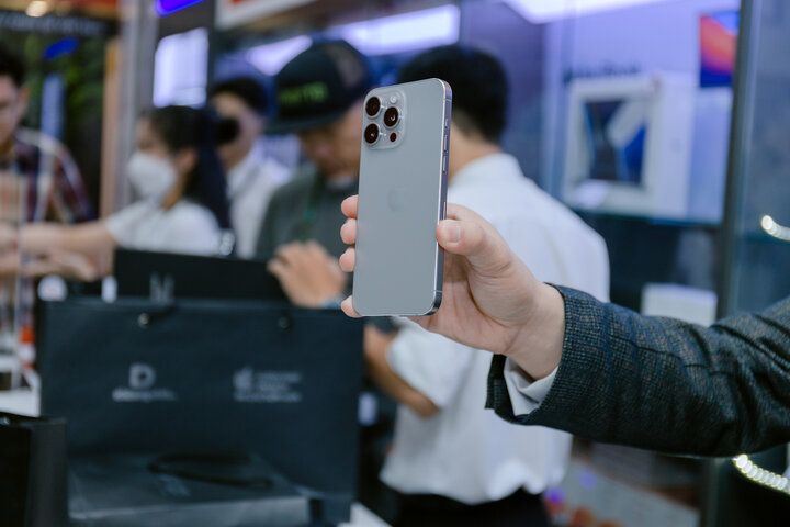 Đại lý bán lẻ di động “hốt bạc” dịp Black Friday 2023 225263-dai-ly-ban-le-hot-bac-black-friday-2023
