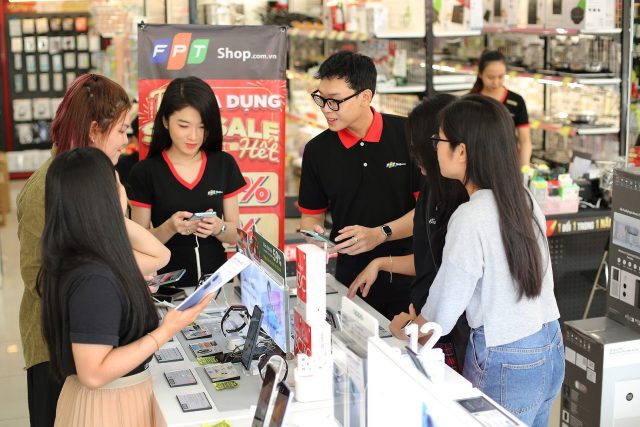 2-fpt-shop-tet-sieu-sale-het