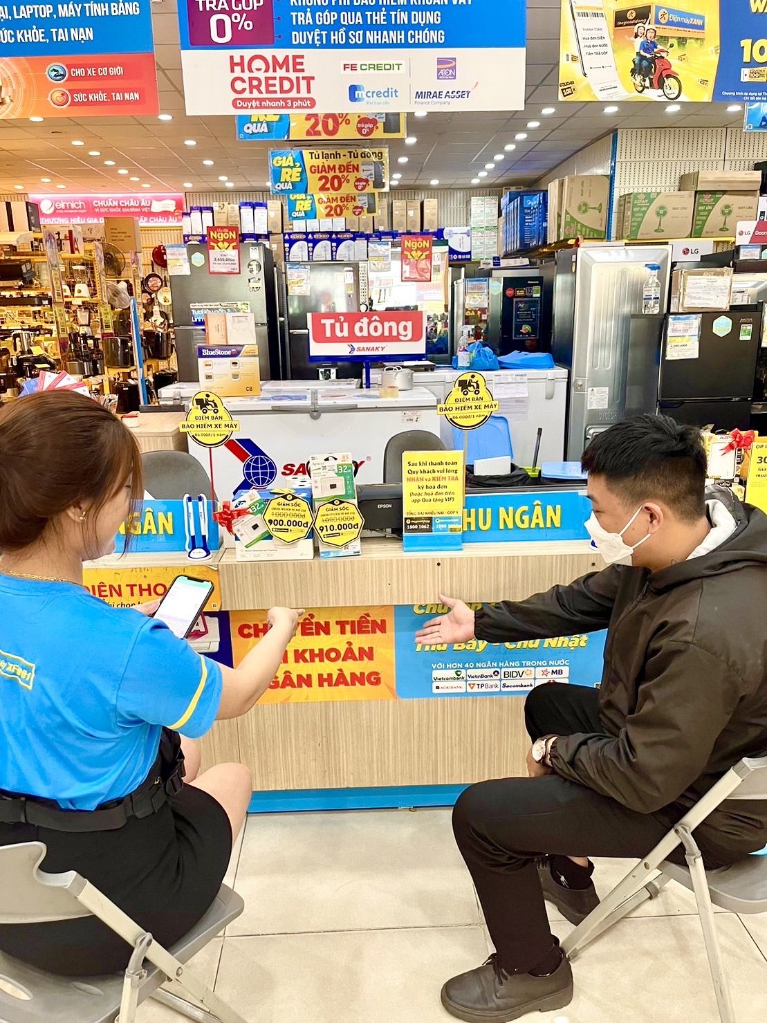 Thế Giới Di Động mở dịch vụ chuyển tiền vào tài khoản ngân hàng, hợp tác triển khai thu hộ BHXH/BHYT - Chấm dứt nỗi lo “lấy số xếp hàng” 225630-the-gioi-di-dong-chuyen-tien-ngan-hang