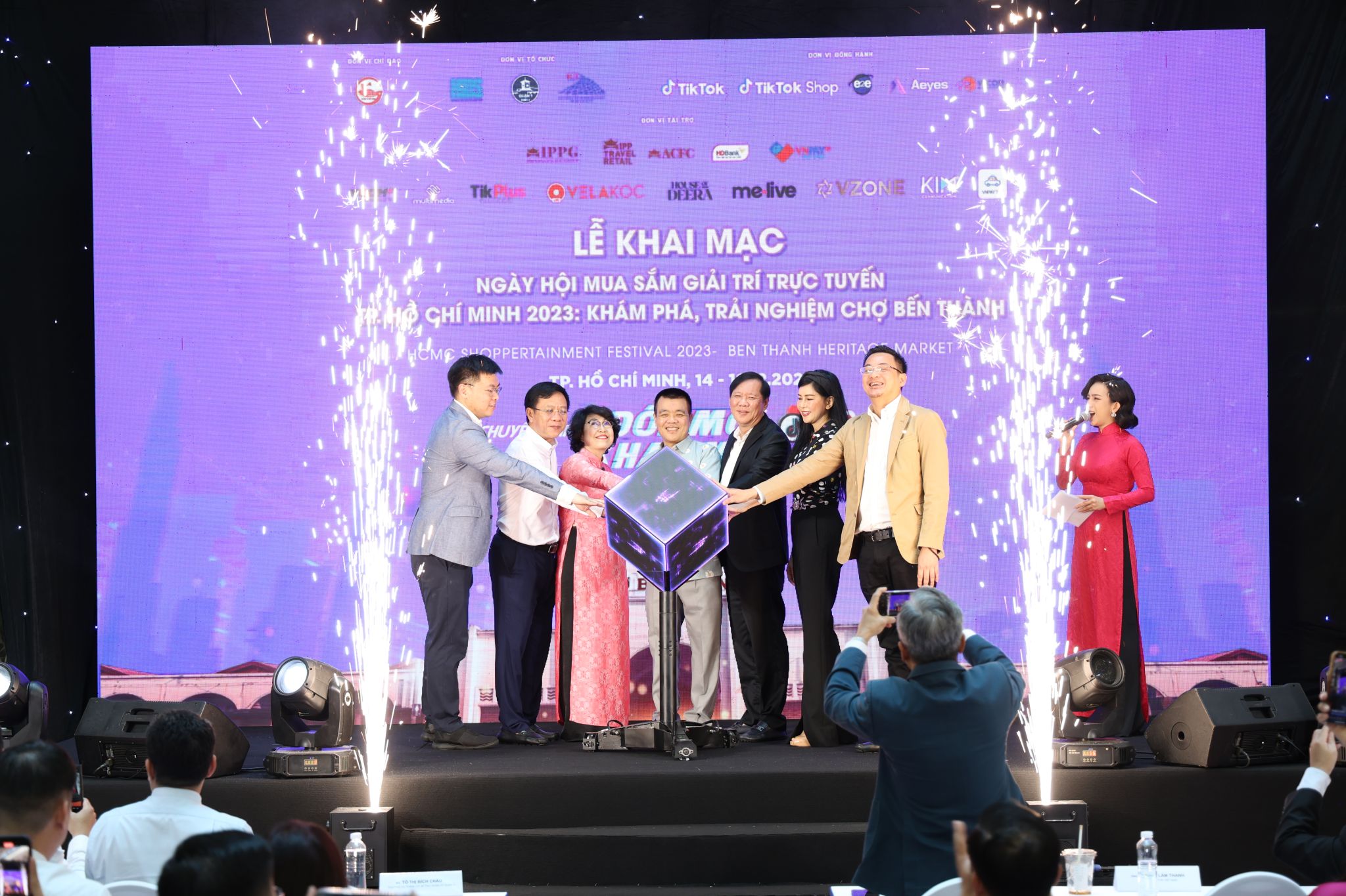 TikTok đồng hành thúc đẩy thương mại số và du lịch tại Thành phố Hồ Chí Minh với sự kiện “Ngày hội mua sắm, giải trí trực tuyến TPHCM 2023 - Chợ di sản Bến Thành” 226084-tiktok-thuong-mai-so-du-lich-ho-chi-minh