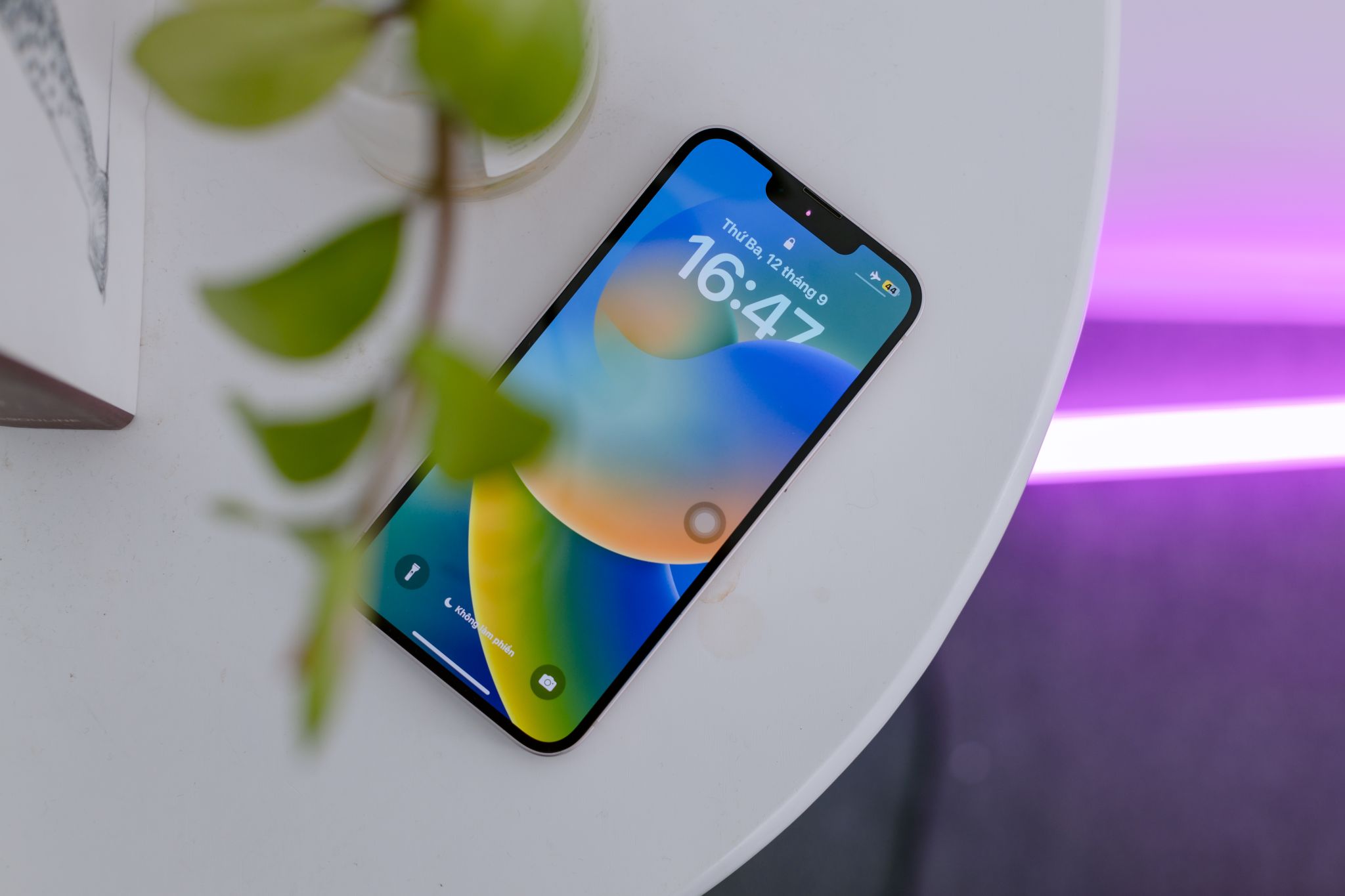Loạt iPhone đời cũ giảm giá mạnh hơn 8 triệu đồng 2264690iphone-giam-gia-manh-hon-8-trieu-dong