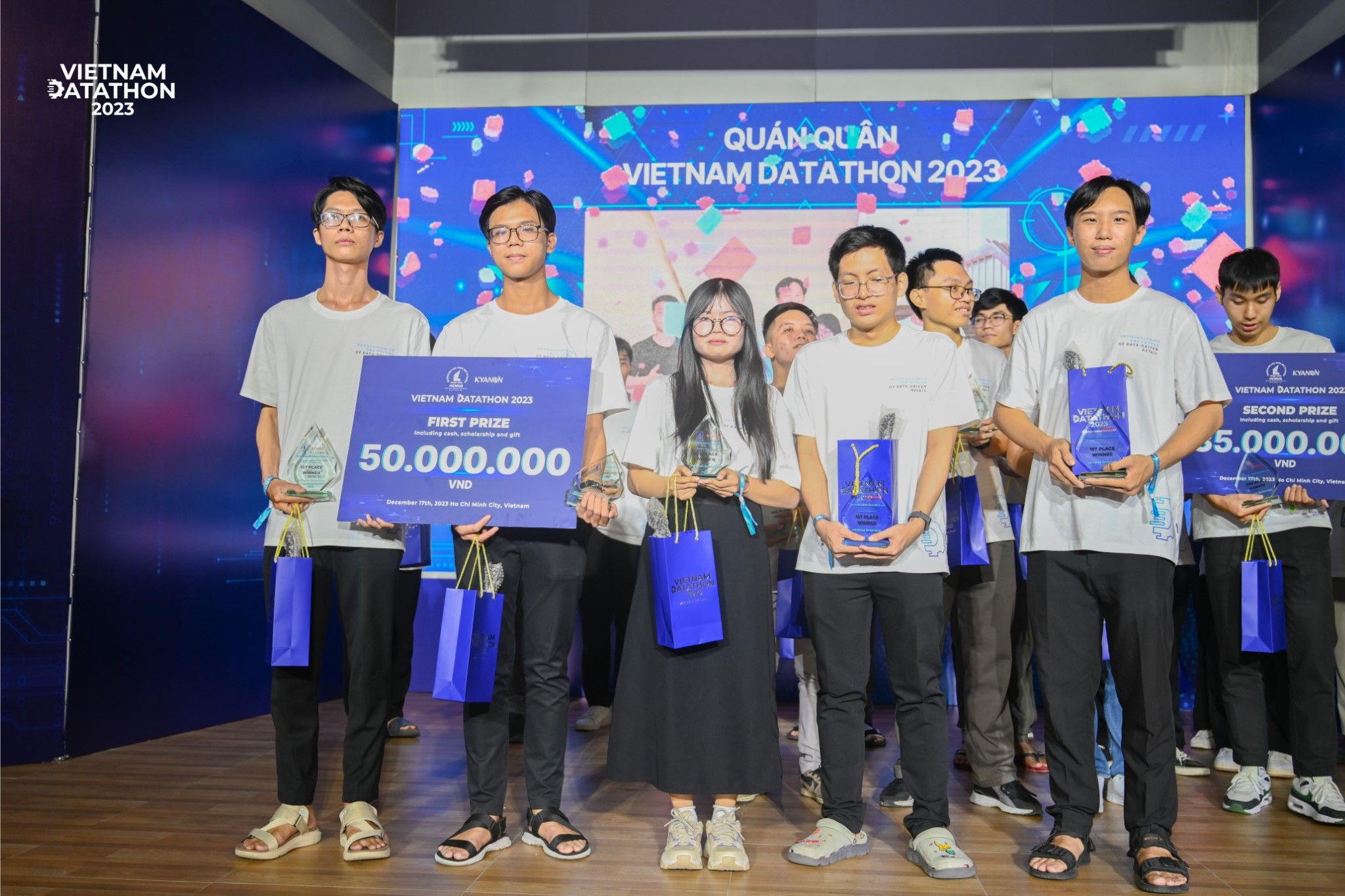 Kết thúc cuộc thi Vietnam Datathon 2023 - Bùng nổ tiềm năng Khoa học dữ liệu và Trí tuệ nhân tạo Việt Nam 226523-vietnam-datathon-2023-tri-tue-nhan-tao