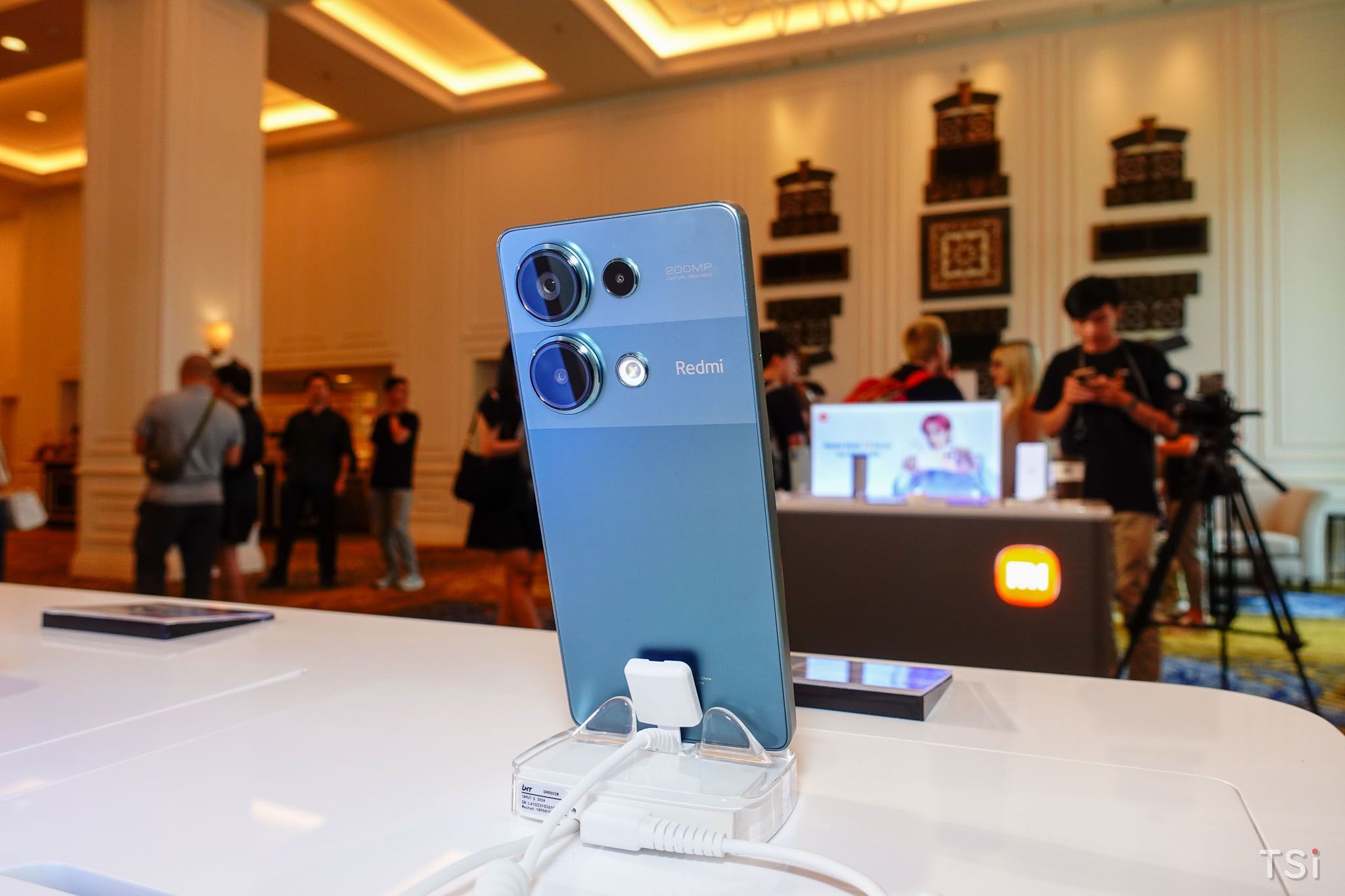 Redmi Note 13 Pro giá 7,3 và 8 triệu đồng Redmi Note 13 Pro giá 7,3 và 8 triệu đồng