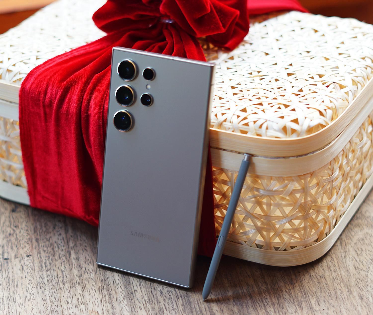 Galaxy S24 Ultra trao đặc quyền, gửi yêu thương đến phái đẹp nhân ngày Quốc tế Phụ nữ tại SamZone