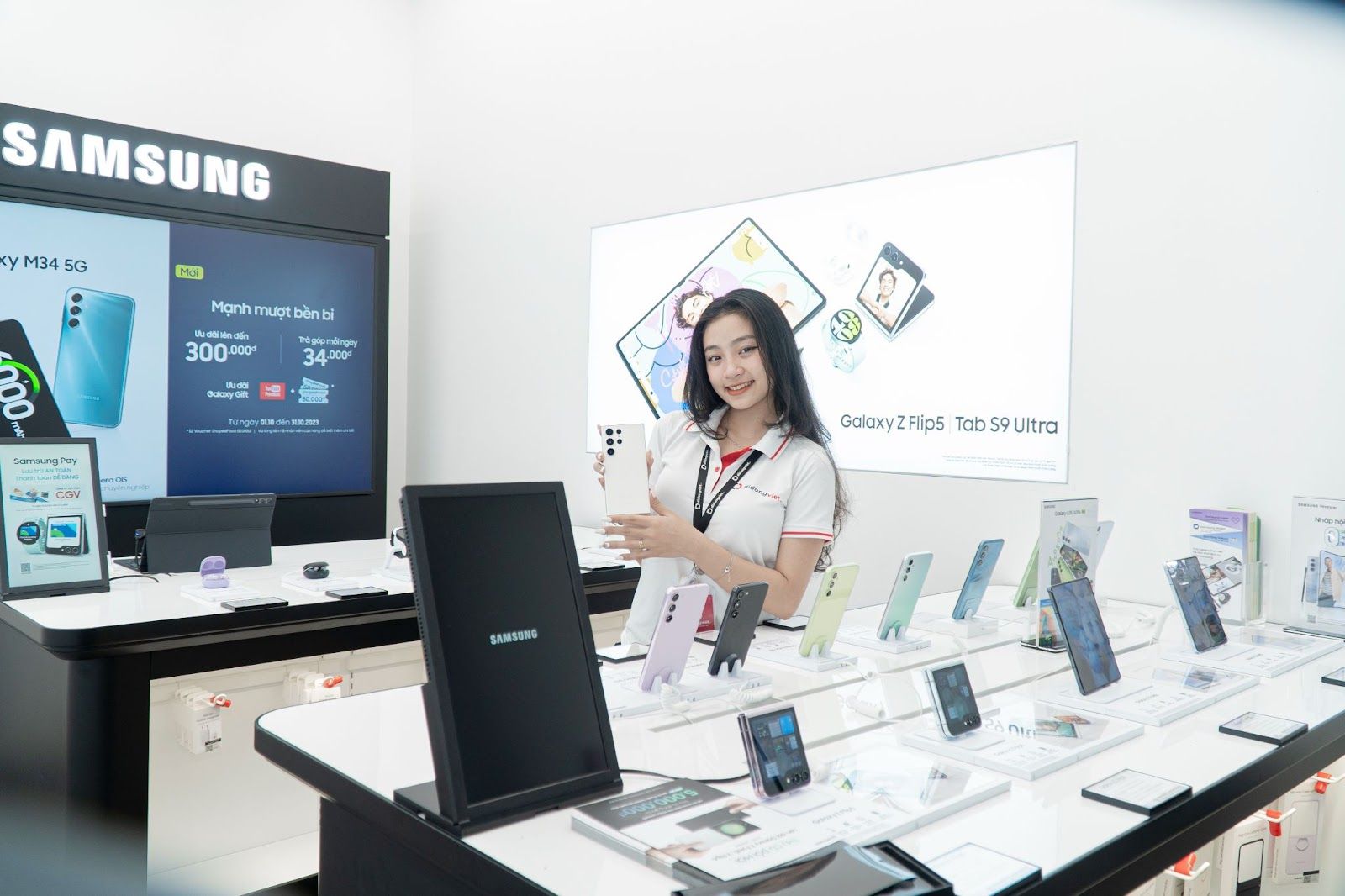 Samsung sale lớn đầu năm: Mua 1 tặng 1, nhiều điện thoại giảm đến 50% Samsung sale lớn đầu năm: Mua 1 tặng 1, nhiều điện thoại giảm đến 50%