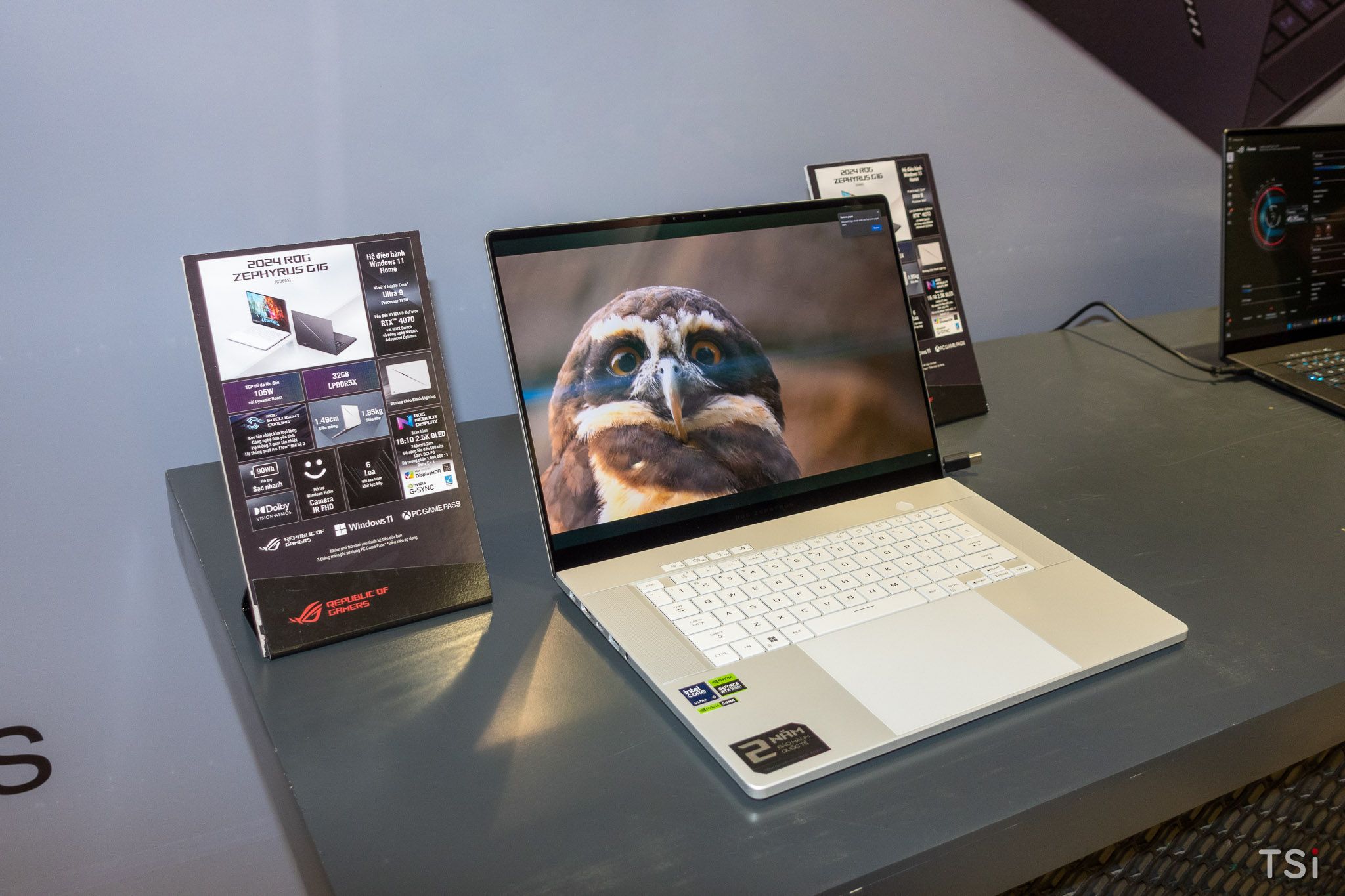 ASUS lên kệ ROG Zephyrus G14/G16, giá từ 55 triệu đồng ASUS lên kệ ROG Zephyrus G14/G16, giá từ 55 triệu đồng