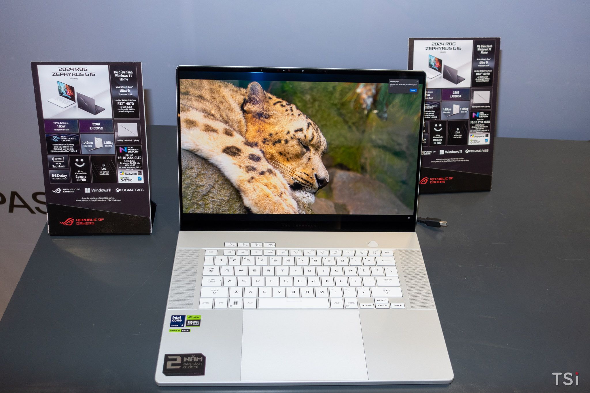 ASUS lên kệ ROG Zephyrus G14/G16, giá từ 55 triệu đồng ASUS lên kệ ROG Zephyrus G14/G16, giá từ 55 triệu đồng