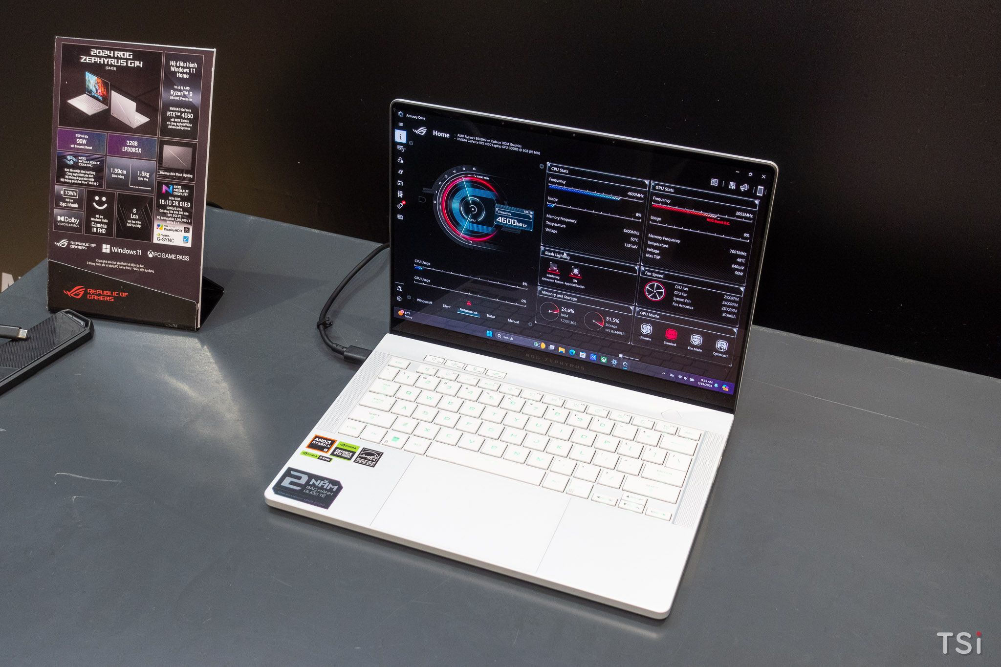 ASUS lên kệ ROG Zephyrus G14/G16, giá từ 55 triệu đồng ASUS lên kệ ROG Zephyrus G14/G16, giá từ 55 triệu đồng