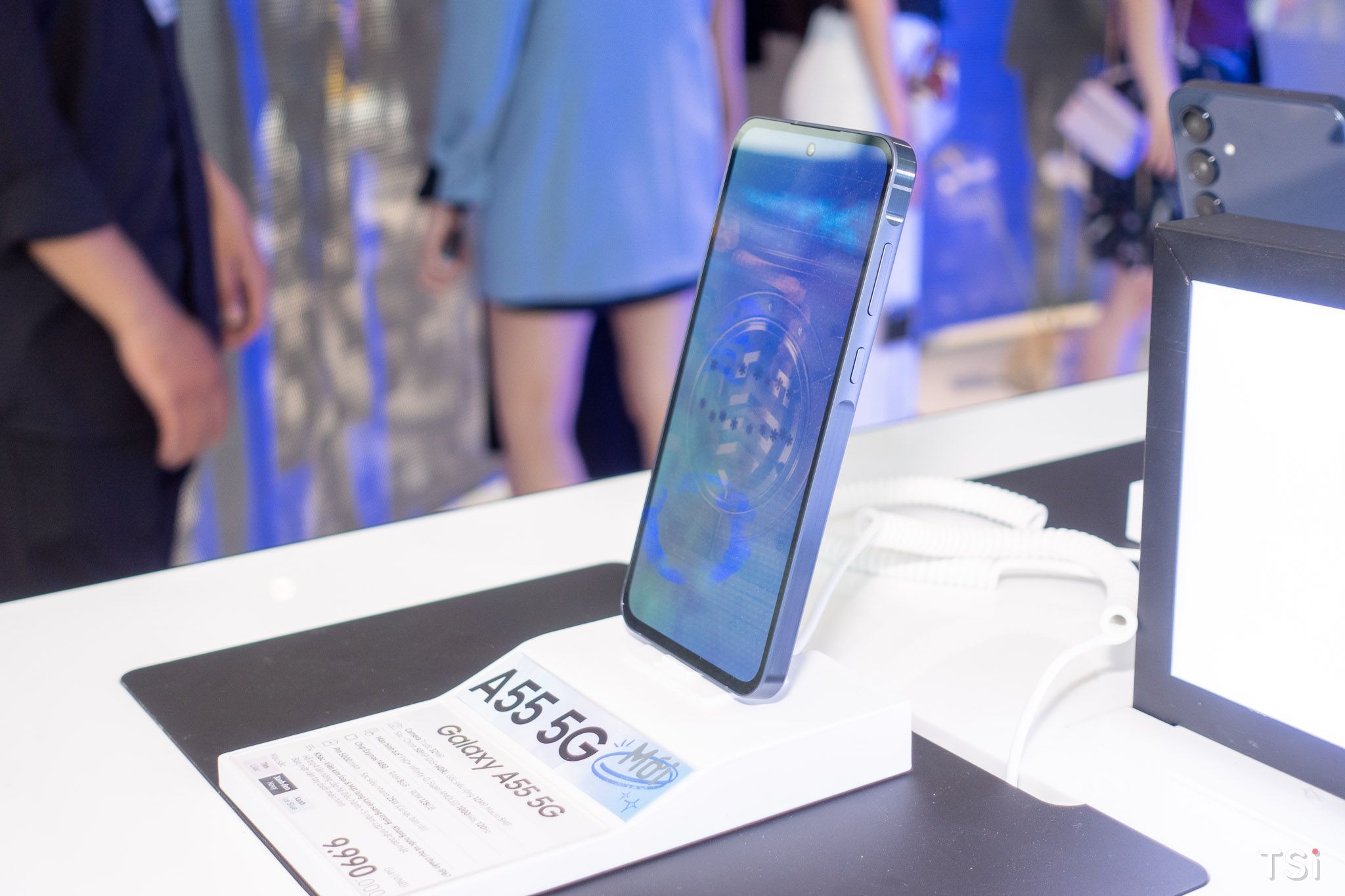 Samsung Galaxy A55 5G và A35 5G giá từ 8,3 triệu đồng Samsung Galaxy A55 5G và A35 5G giá từ 8,3 triệu đồng