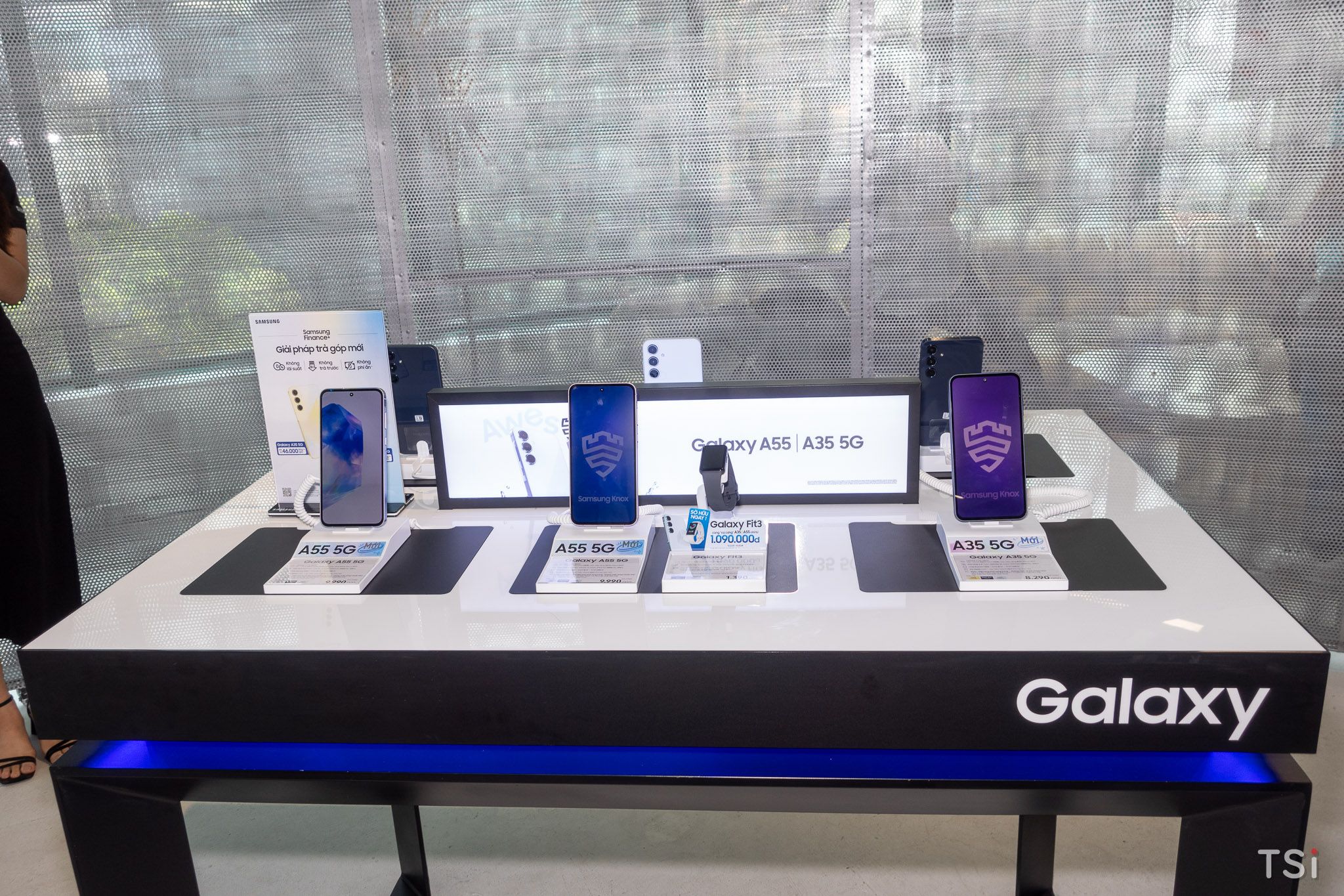 Samsung Galaxy A55 5G và A35 5G giá từ 8,3 triệu đồng Samsung Galaxy A55 5G và A35 5G giá từ 8,3 triệu đồng