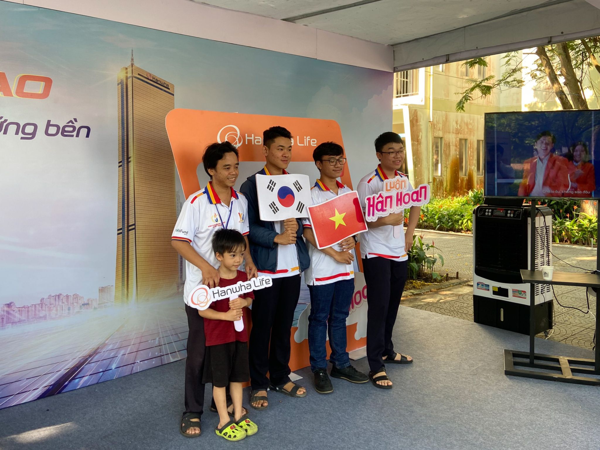 Hanwha Life đồng hành cùng Kỳ thi Olympic Tin học Miền Trung và Tây Nguyên, phát triển nhân tài ngành CNTT-TT và tài chính tại Việt Nam 231735-hanwha-life-olympic-tin-hoc-viet-nam