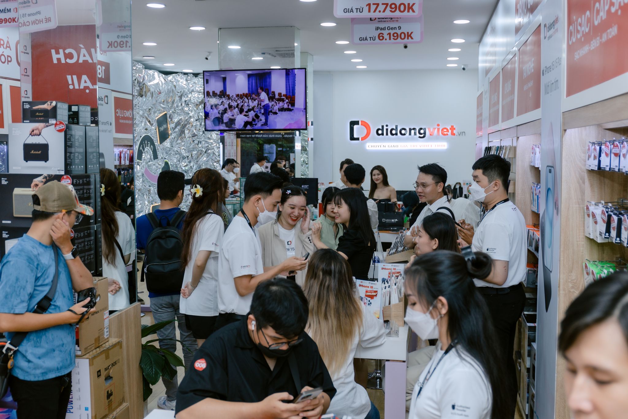 Chương trình khuyến mãi lớn tại Di Động Việt trong dịp sale 4/4 231808-khuyen-mai-lon-di-dong-viet-sale-4-4