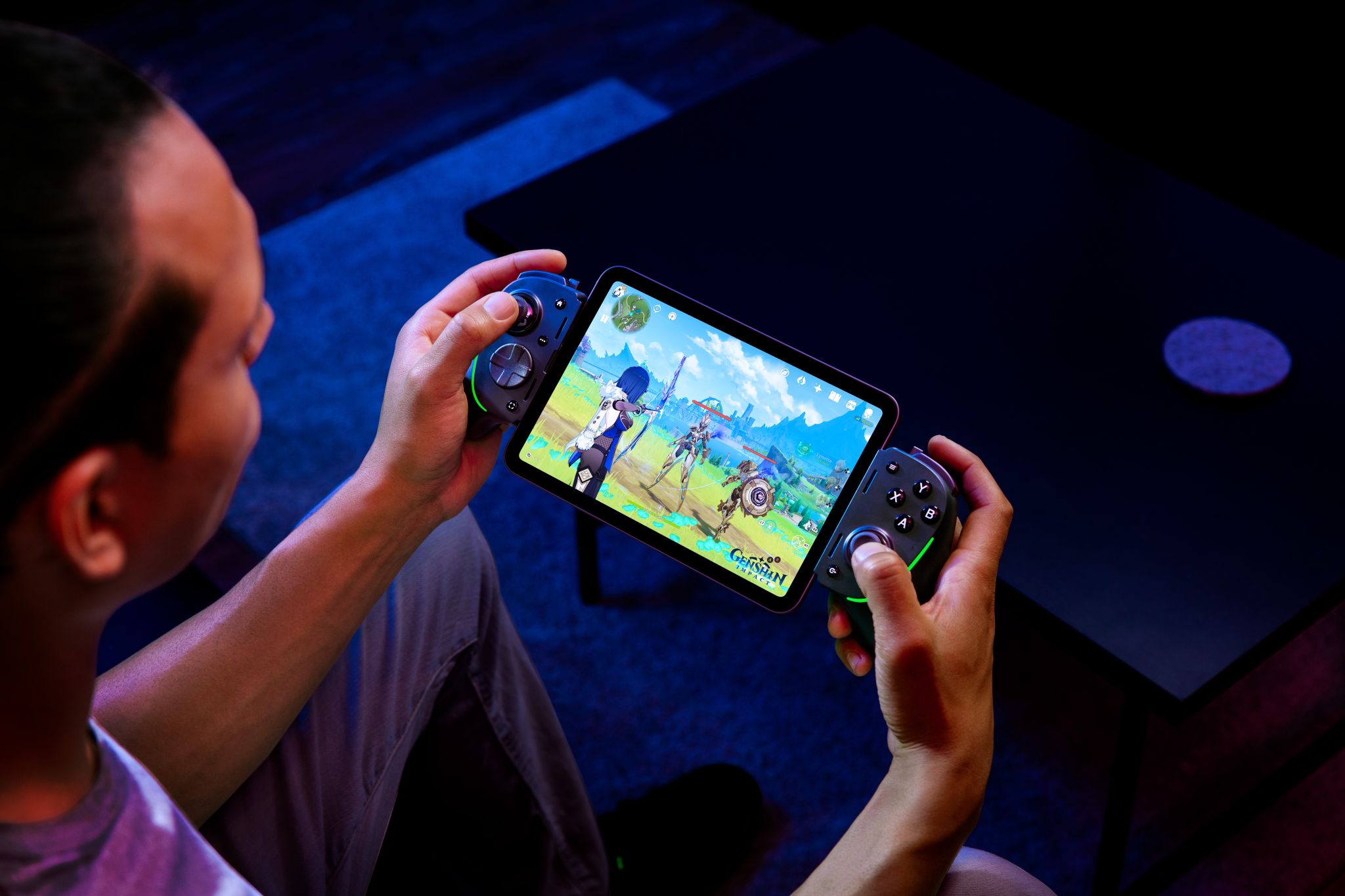232681-razer-kishi-ultra-tay-cam-game-mobile