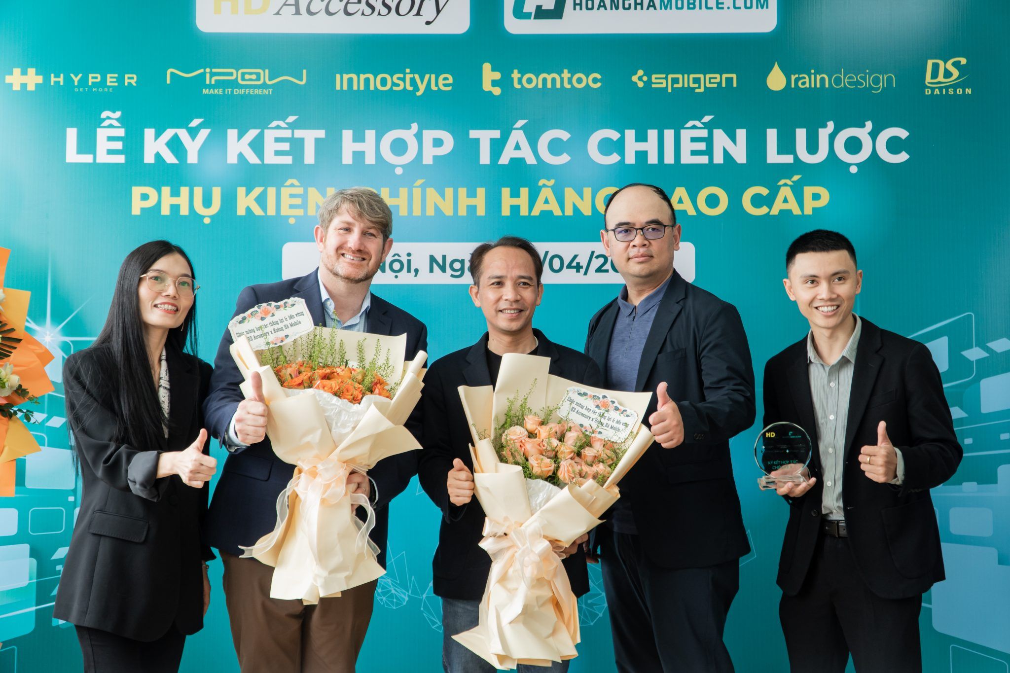 HDAccessory và Hoàng Hà Mobile ký kết hợp tác chiến lược phân phối phụ kiện chính hãng cao cấp HDAccessory và Hoàng Hà Mobile ký kết hợp tác chiến lược phân phối phụ kiện chính hãng cao cấp