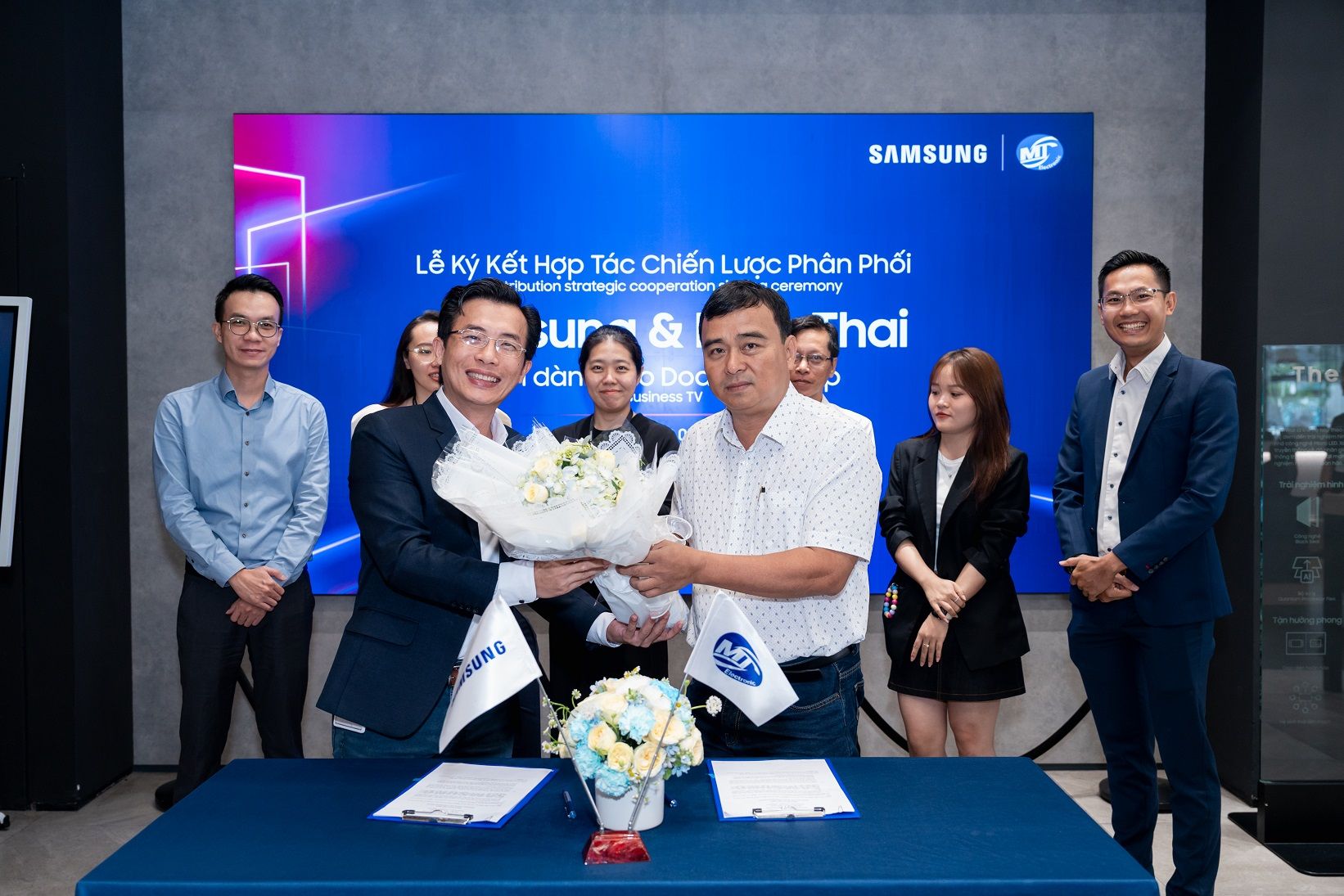 Samsung hợp tác cùng Minh Thái nhằm phân phối dòng sản phẩm màn hình TV dành cho doanh nghiệp tại Việt Nam 234262-samsung-minh-thai-tv-doanh-nghiep