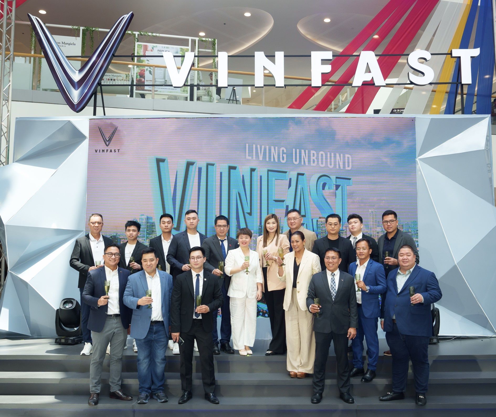 VinFast ký hợp tác với 4 đại lý đầu tiên tại Philippines 234549-vinfast-4-dai-ly-dau-tien-philippines
