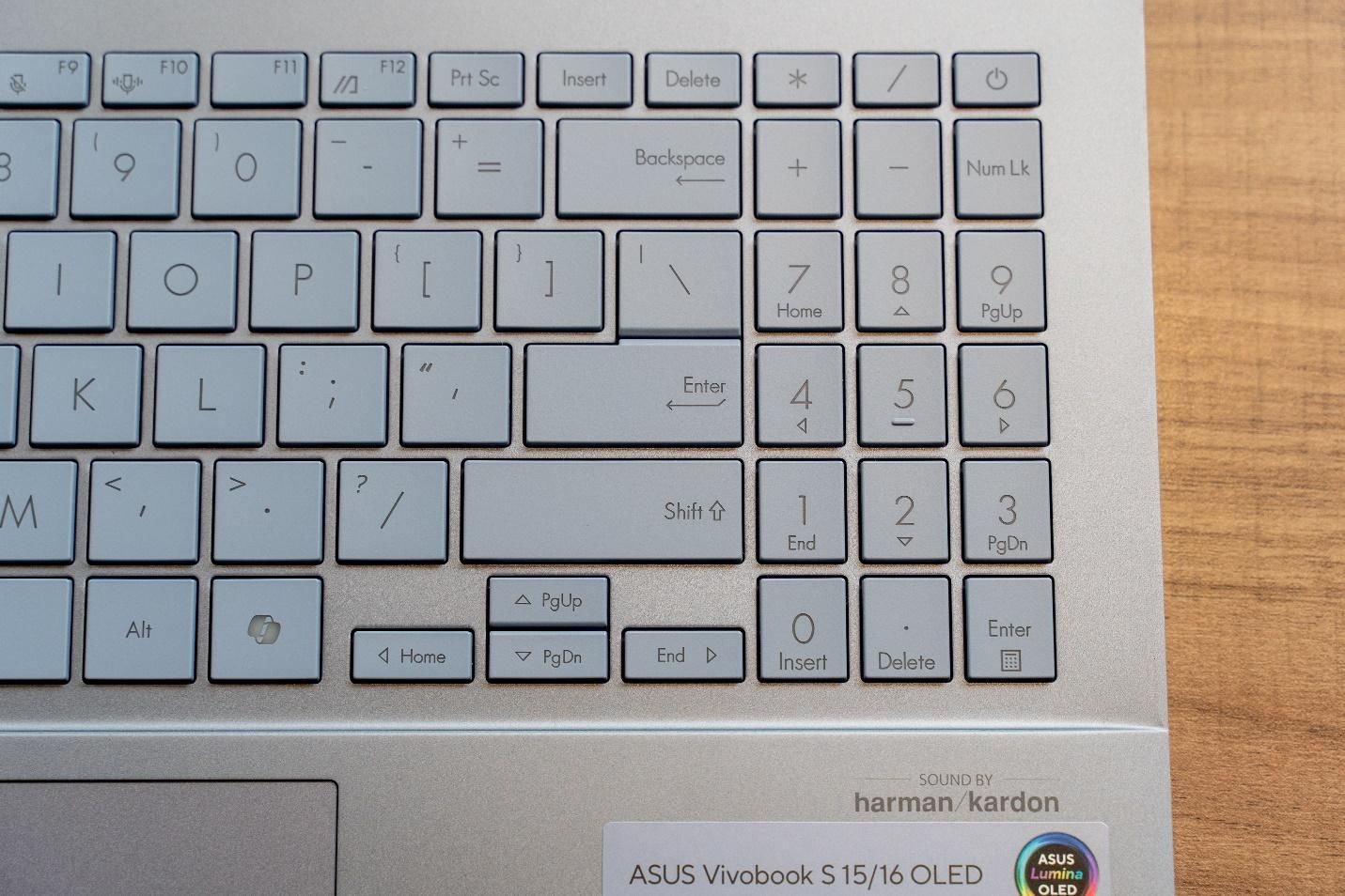 ASUS Vivobook S 16 OLED: cân bằng giữa thiết kế và hiệu năng ASUS Vivobook S 16 OLED: cân bằng giữa thiết kế và hiệu năng