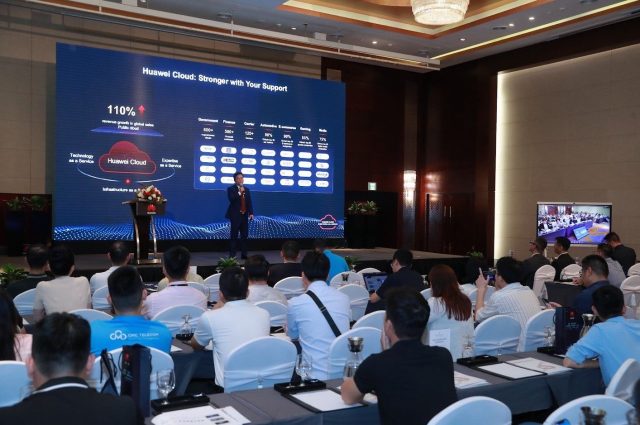 235583-huawei-cloud-summit-vietnam-2024-so-hoa-3