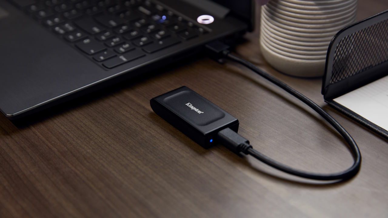 Ổ cứng Kingston XS1000 SSD giành giải thưởng Red Dot 2024 235643-kingston-xs1000-ssd-red-dot-2024