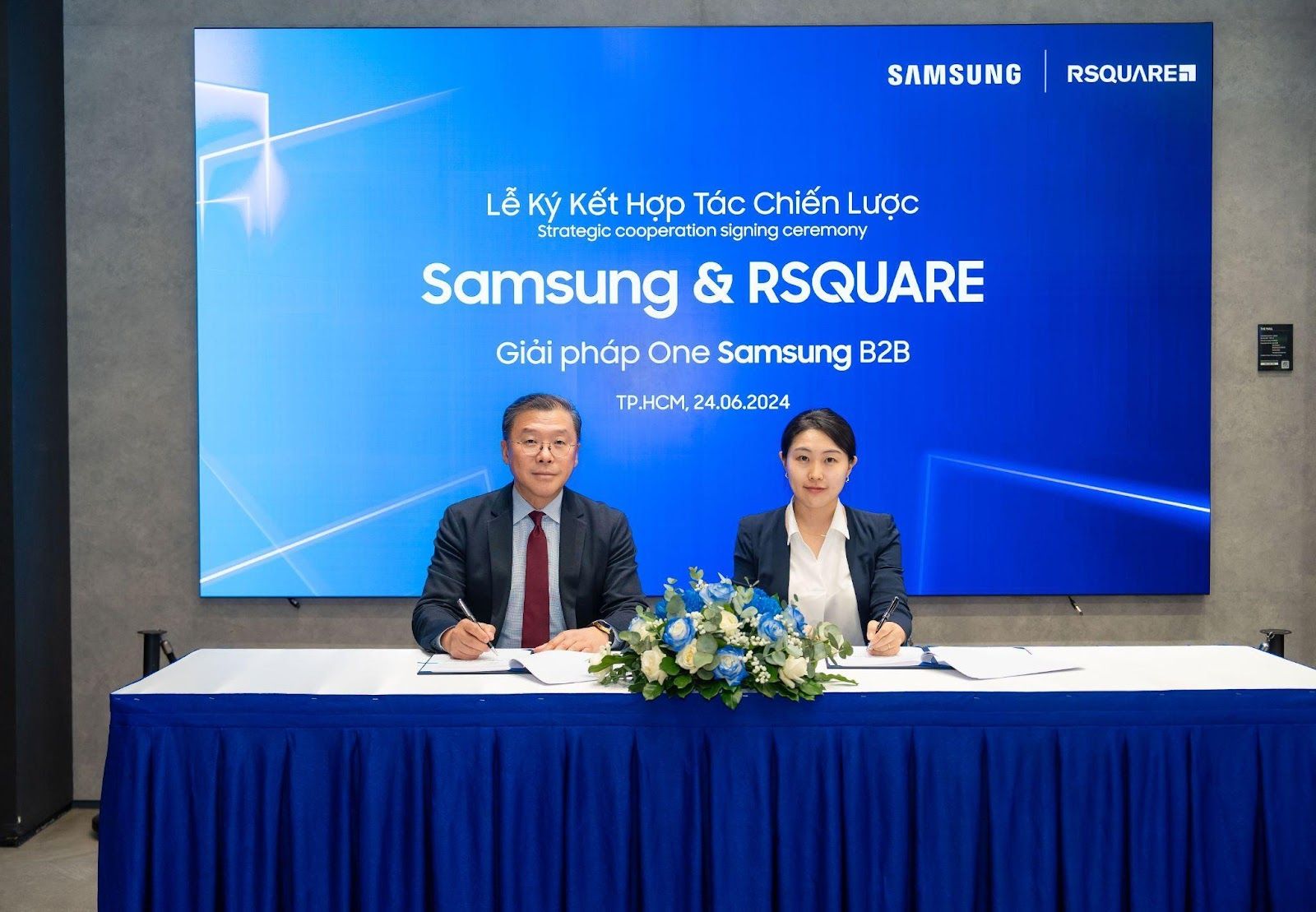 Samsung và RSQUARE ký kết hợp tác chiến lược toàn diện, thúc đẩy phát triển trên nhiều lĩnh vực Samsung và RSQUARE ký kết hợp tác chiến lược toàn diện, thúc đẩy phát triển trên nhiều lĩnh vực