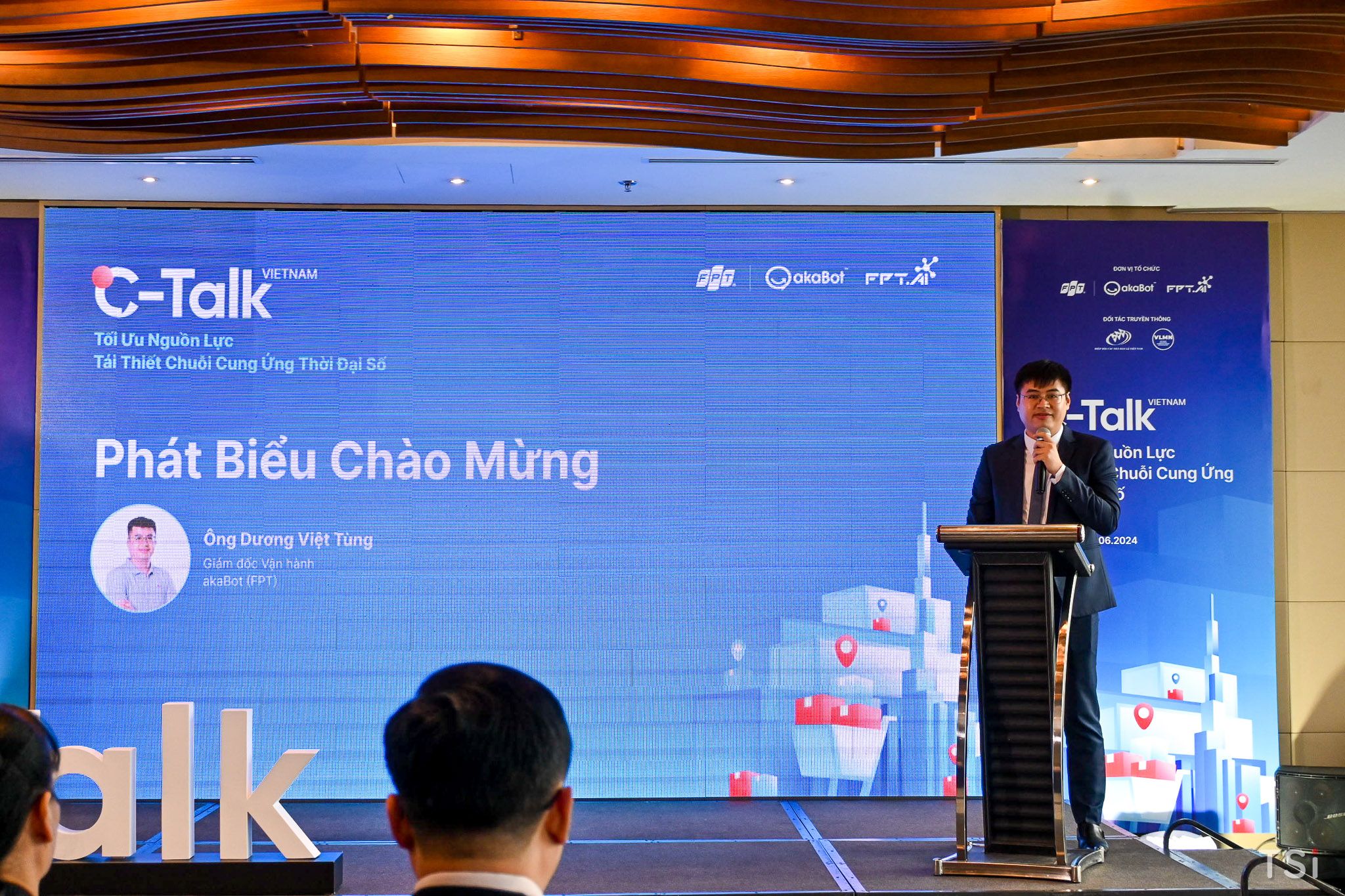 Số hóa hoạt động Logistics và chuỗi cung ứng với AI và tự động hóa Số hóa hoạt động Logistics và chuỗi cung ứng với AI và tự động hóa